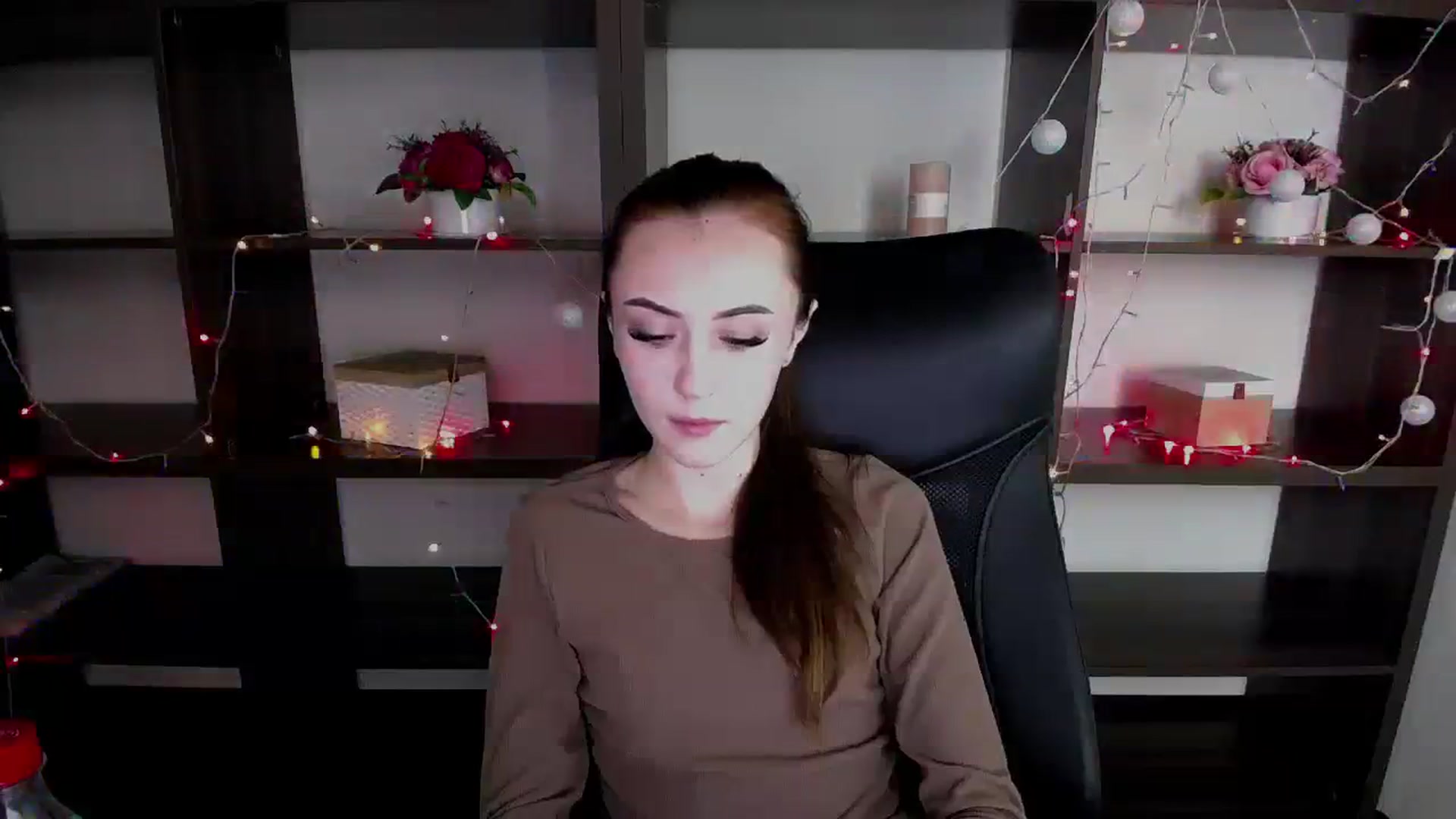 Gallery image thumbnail from Nikonara_'s myfreecams stream on, 12/13/2023, 11:21 image 16 of 20