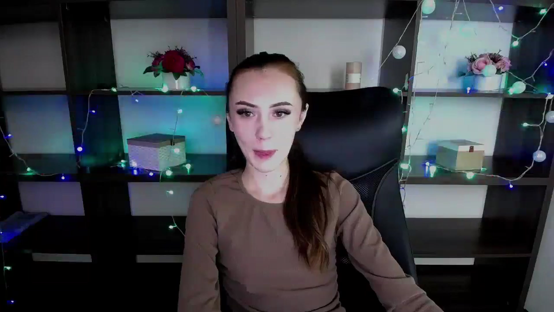 Gallery image thumbnail from Nikonara_'s myfreecams stream on, 12/13/2023, 11:21 image 5 of 20