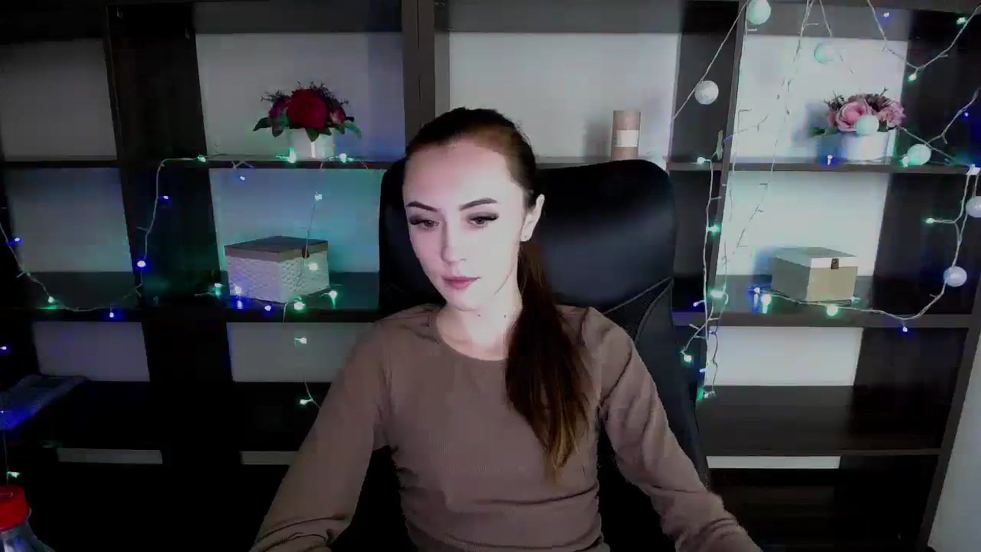 Gallery image thumbnail from Nikonara_'s myfreecams stream on, 12/13/2023, 11:21 image 19 of 20