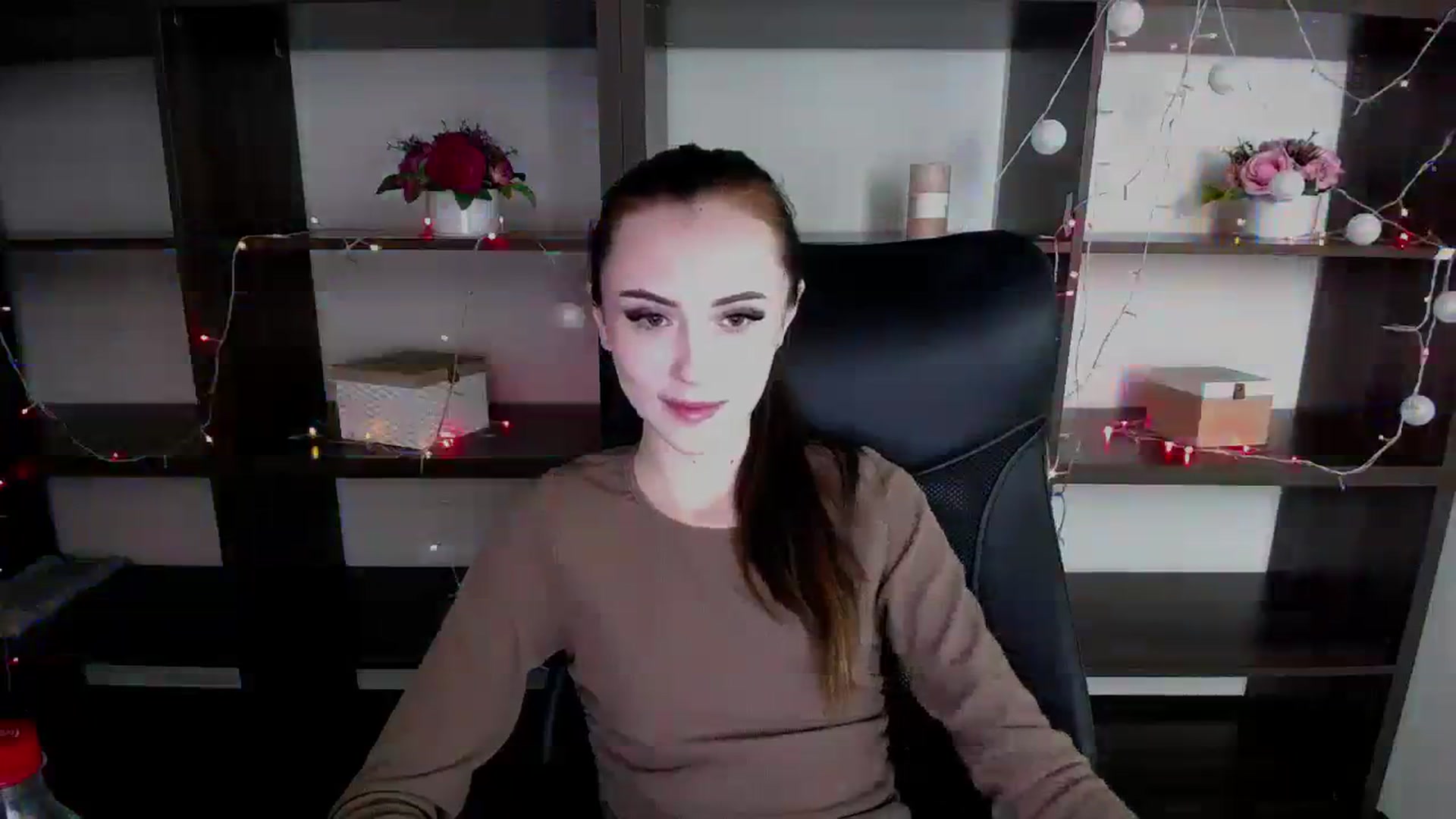 Gallery image thumbnail from Nikonara_'s myfreecams stream on, 12/13/2023, 11:21 image 11 of 20