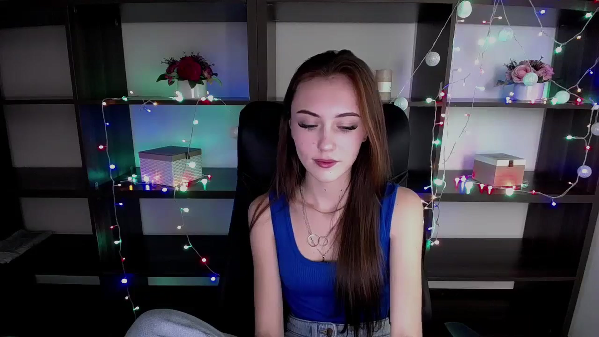 Gallery image thumbnail from Nikonara_'s myfreecams stream on, 12/14/2023, 13:26 image 10 of 20