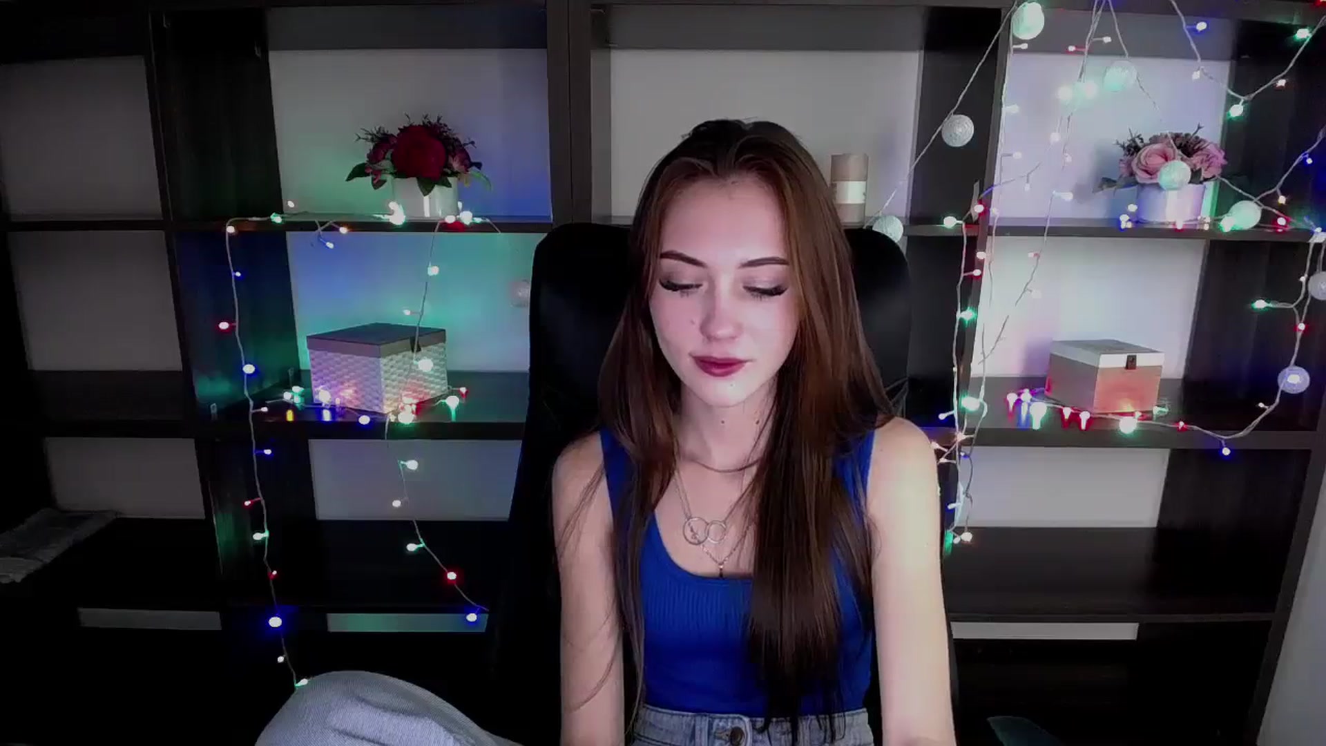 Gallery image thumbnail from Nikonara_'s myfreecams stream on, 12/14/2023, 13:26 image 4 of 20