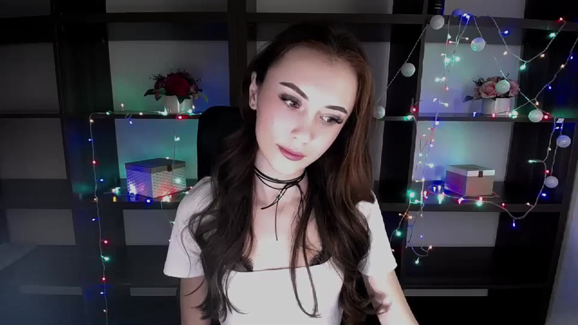 Gallery image thumbnail from Nikonara_'s myfreecams stream on, 12/20/2023, 14:10 image 20 of 20