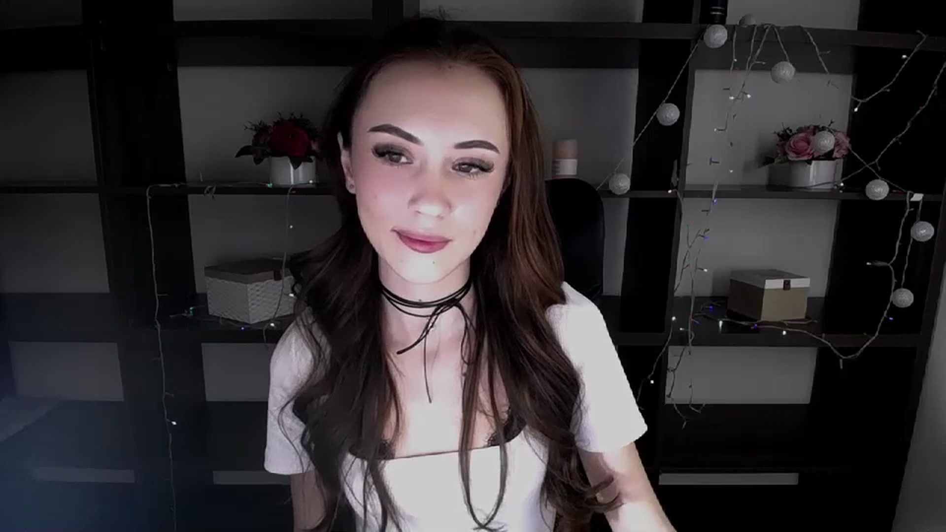 Gallery image thumbnail from Nikonara_'s myfreecams stream on, 12/20/2023, 14:10 image 19 of 20