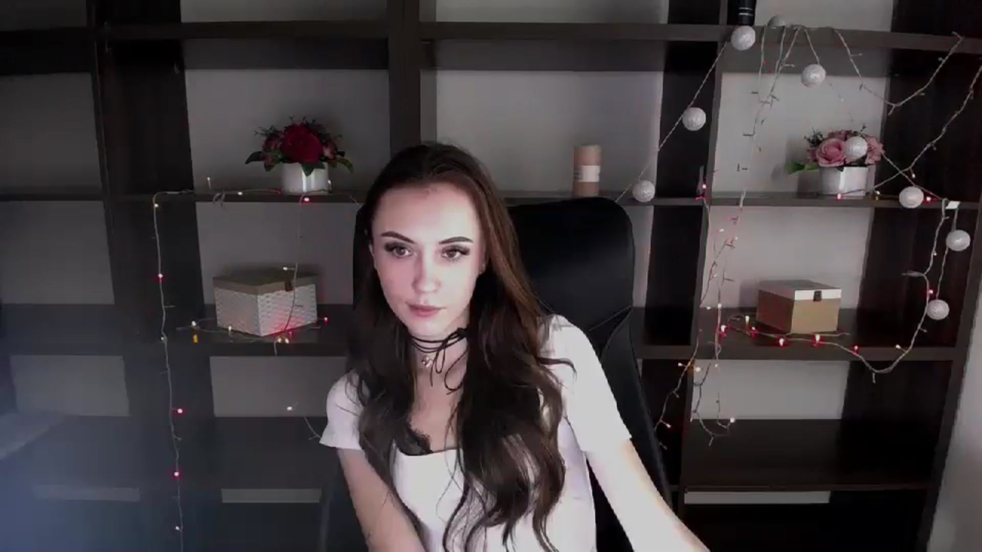 Gallery image thumbnail from Nikonara_'s myfreecams stream on, 12/20/2023, 15:58 image 18 of 20