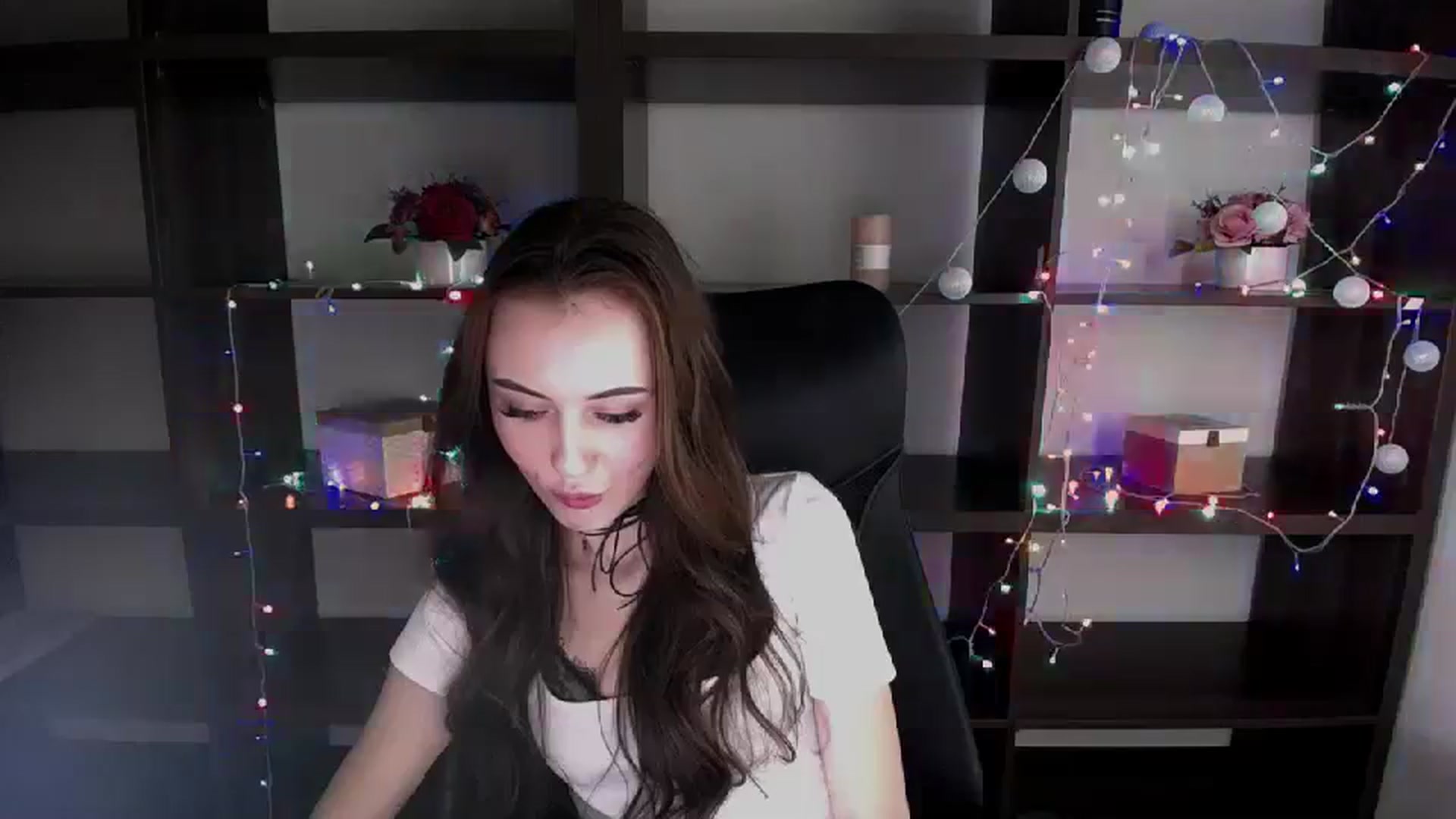 Gallery image thumbnail from Nikonara_'s myfreecams stream on, 12/20/2023, 15:58 image 13 of 20
