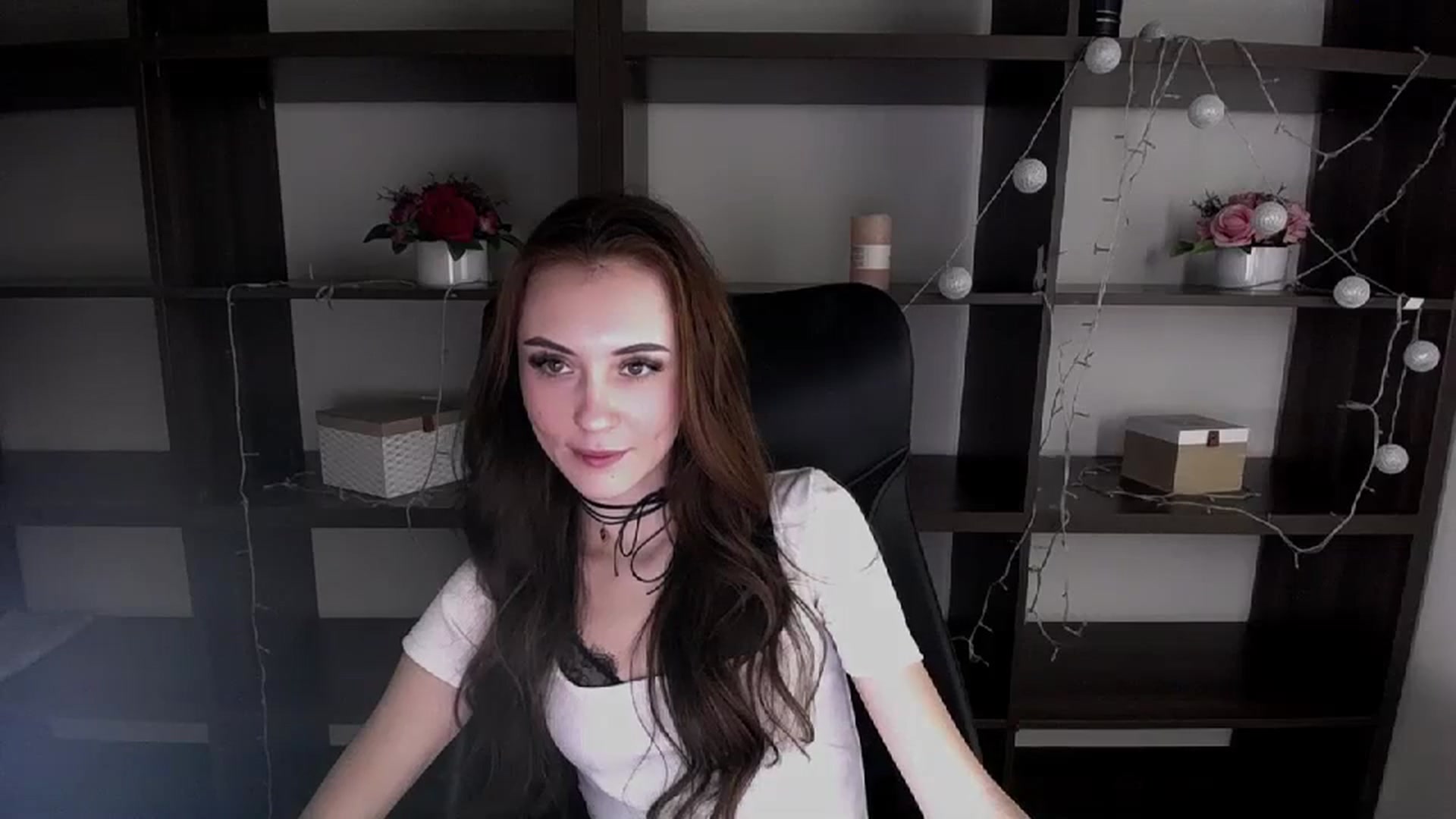 Gallery image thumbnail from Nikonara_'s myfreecams stream on, 12/20/2023, 15:58 image 11 of 20
