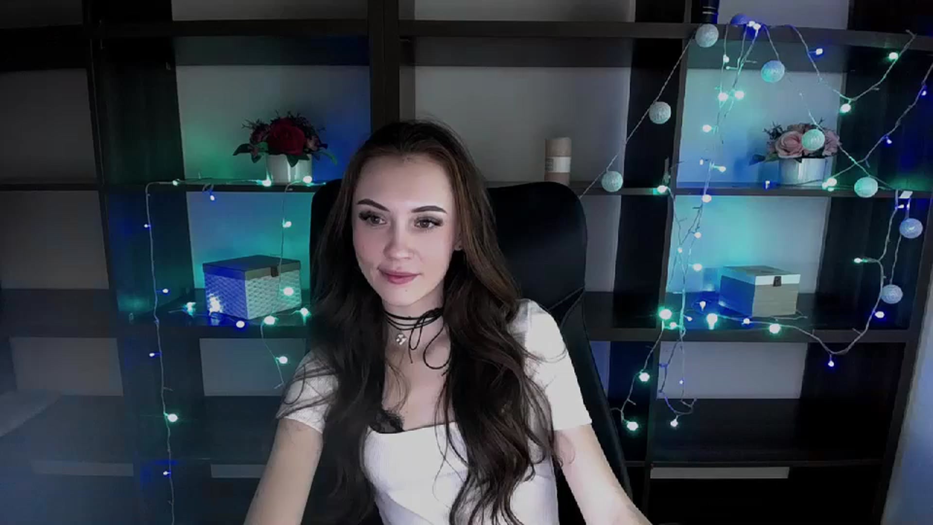 Gallery image thumbnail from Nikonara_'s myfreecams stream on, 12/20/2023, 15:58 image 8 of 20