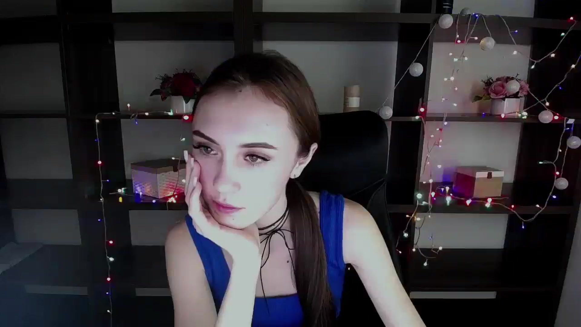 Gallery image thumbnail from Nikonara_'s myfreecams stream on, 12/21/2023, 15:08 image 5 of 20