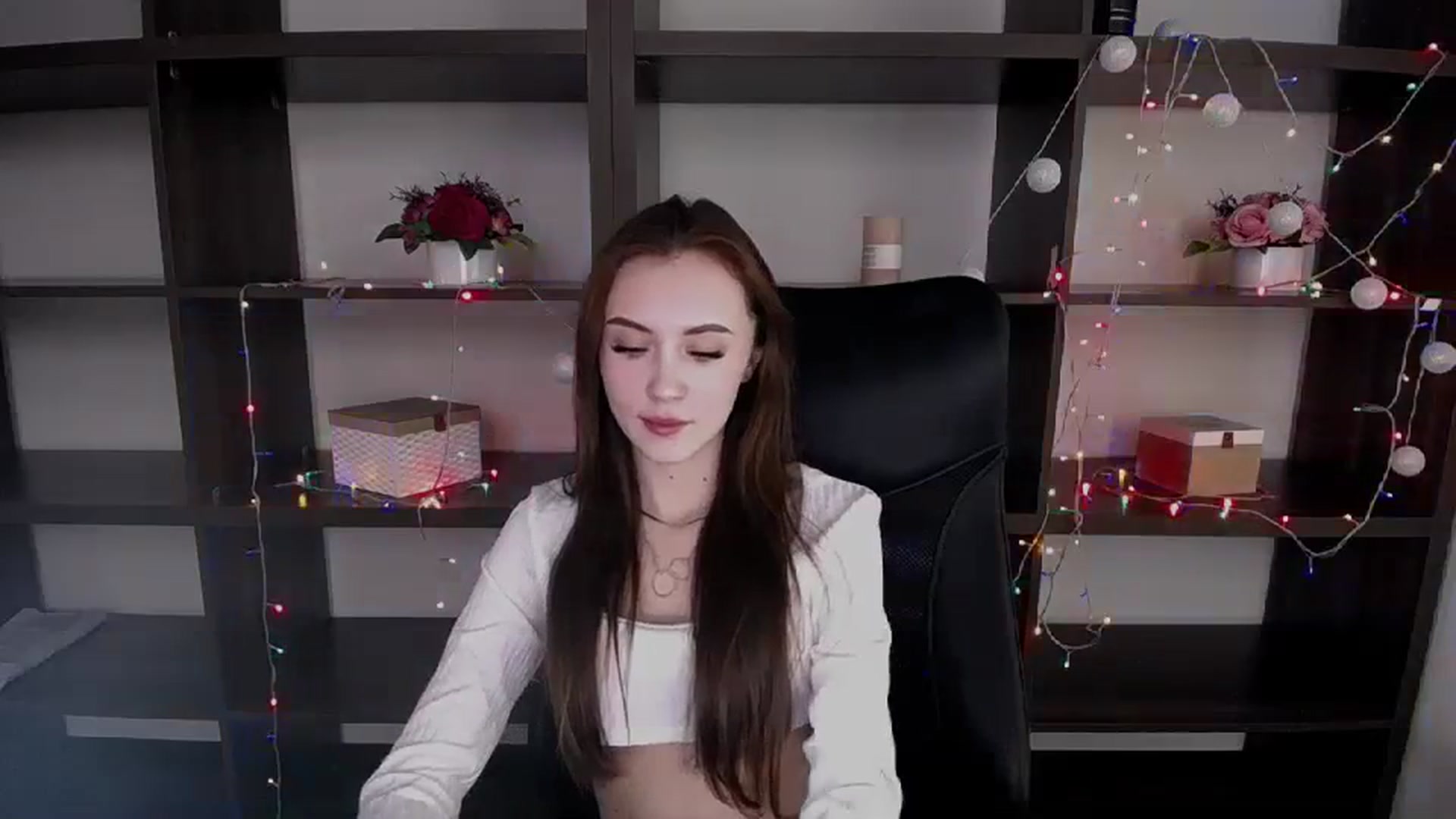 Gallery image thumbnail from Nikonara_'s myfreecams stream on, 12/24/2023, 13:23 image 7 of 20