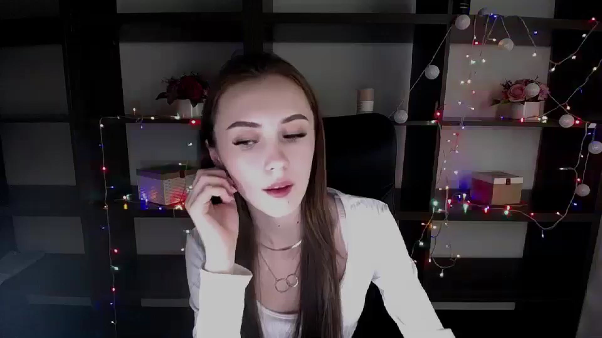 Gallery image thumbnail from Nikonara_'s myfreecams stream on, 12/24/2023, 17:05 image 8 of 20
