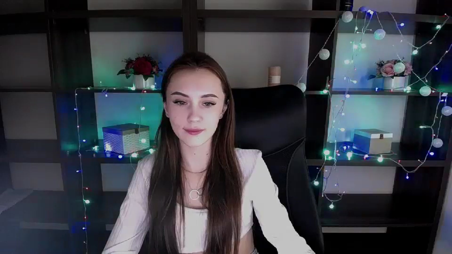 Gallery image thumbnail from Nikonara_'s myfreecams stream on, 12/24/2023, 17:05 image 15 of 20