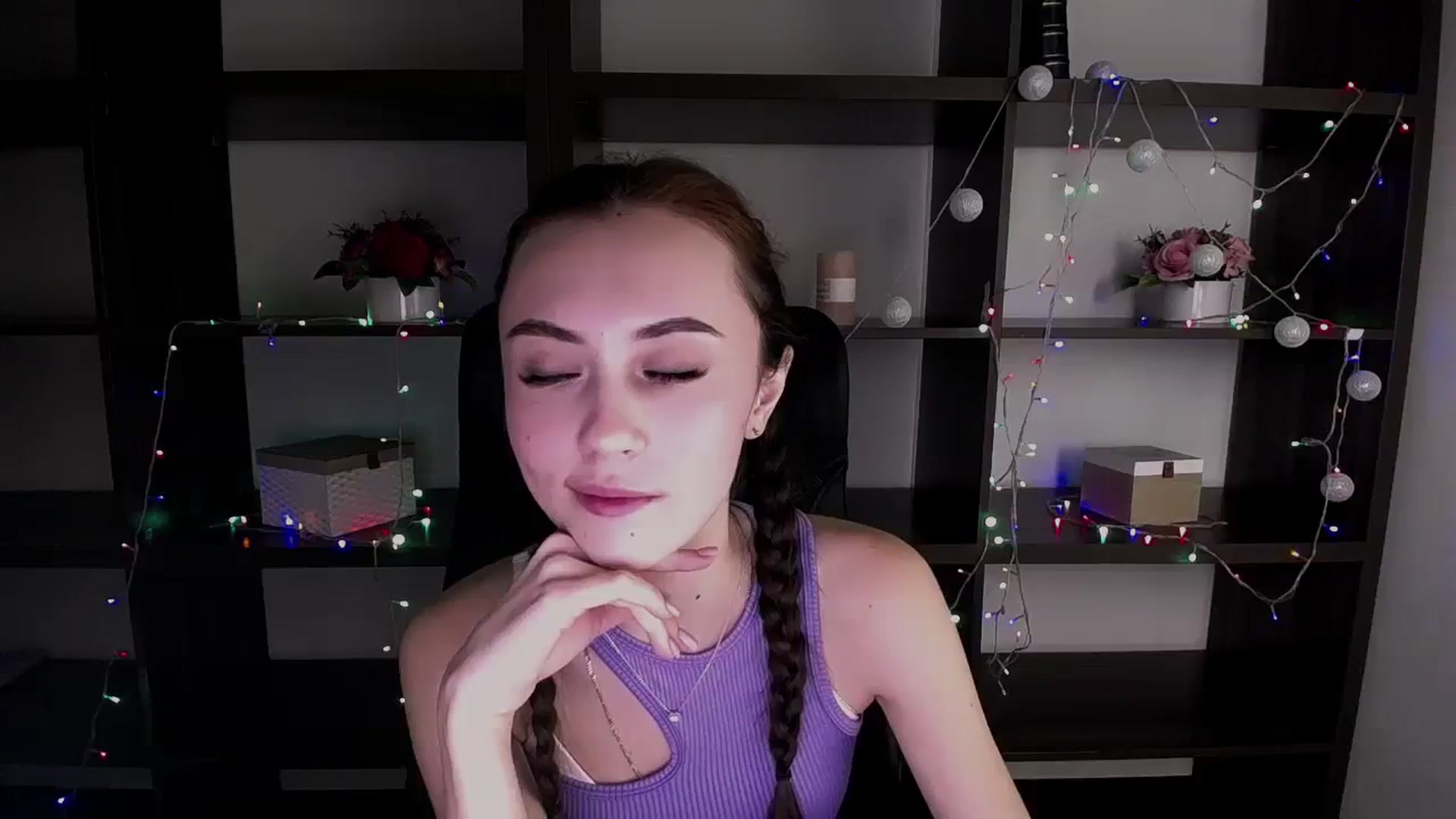Gallery image thumbnail from Nikonara_'s myfreecams stream on, 12/25/2023, 15:24 image 17 of 20
