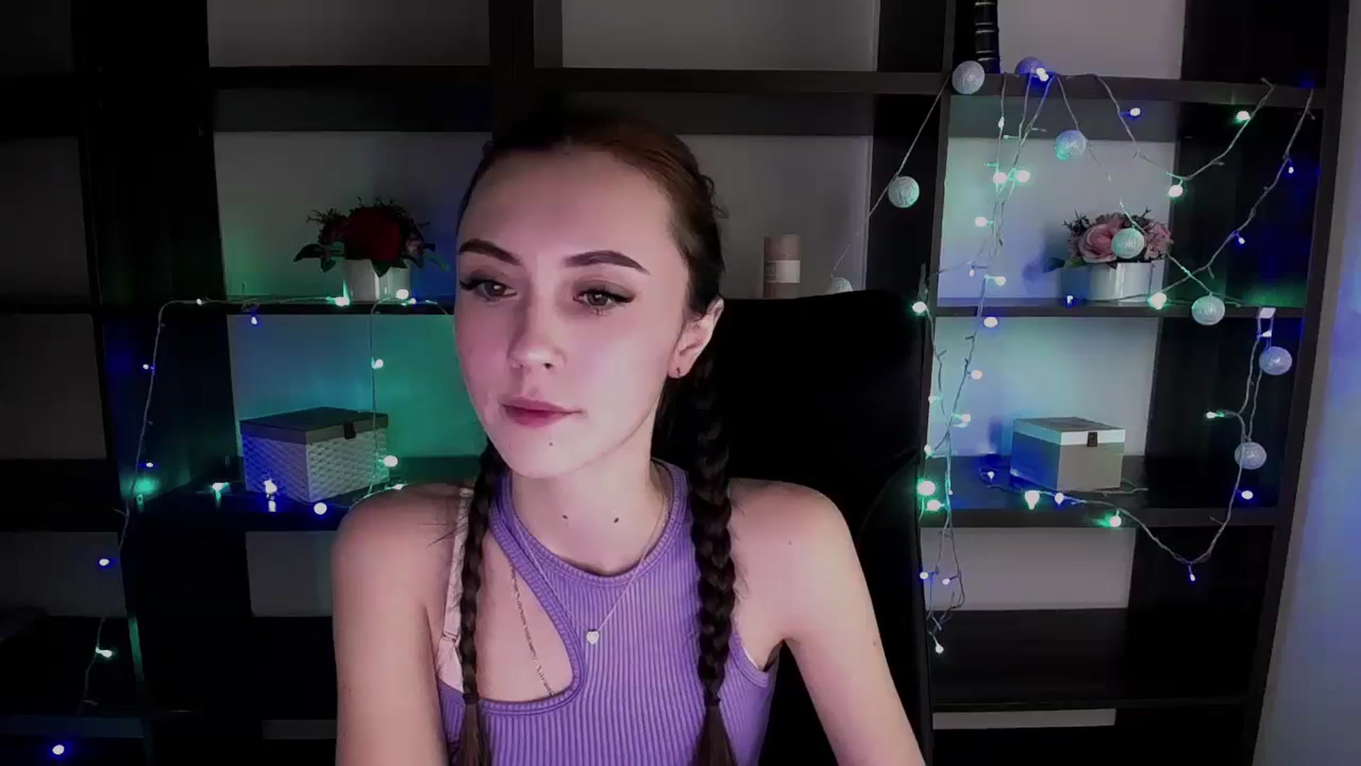 Gallery image thumbnail from Nikonara_'s myfreecams stream on, 12/25/2023, 15:24 image 7 of 20