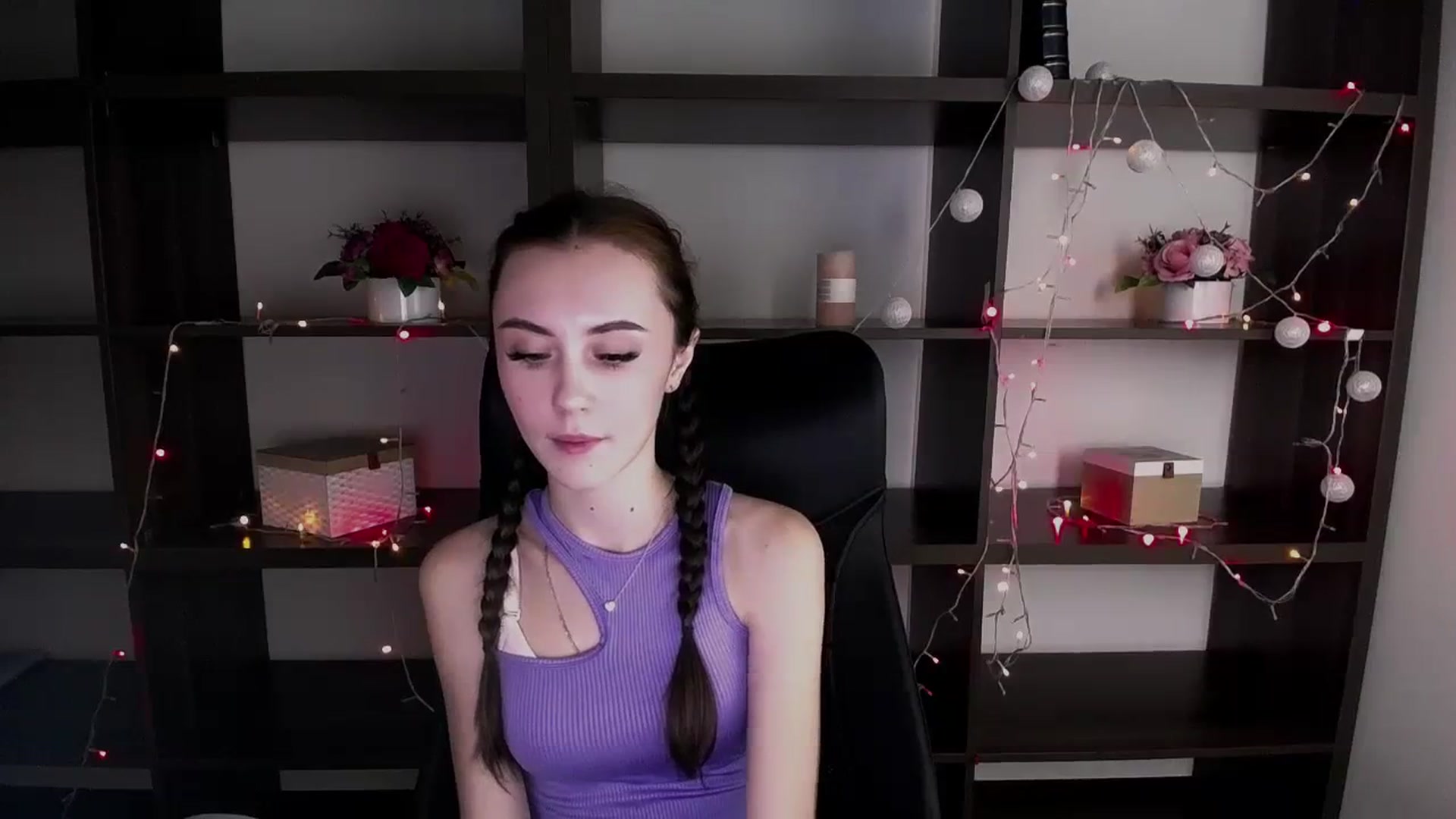 Gallery image thumbnail from Nikonara_'s myfreecams stream on, 12/25/2023, 15:24 image 8 of 20