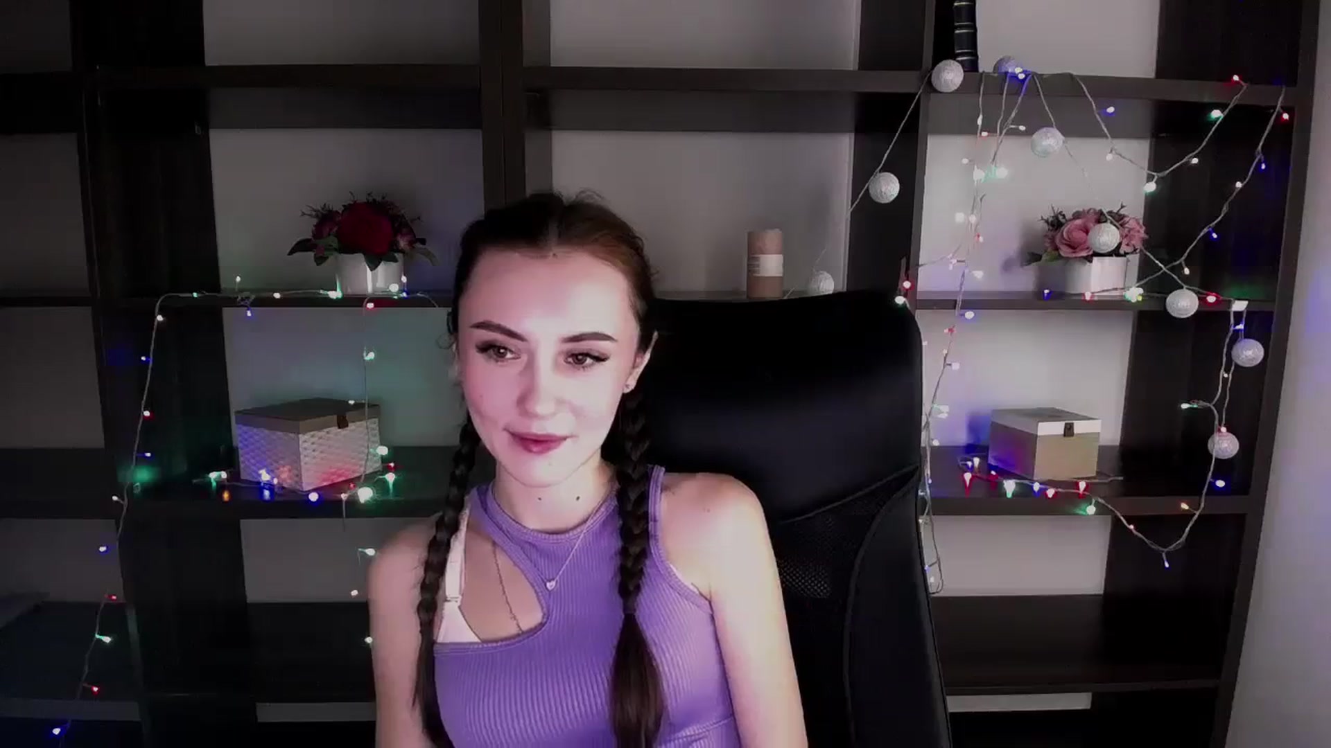 Gallery image thumbnail from Nikonara_'s myfreecams stream on, 12/25/2023, 15:24 image 19 of 20