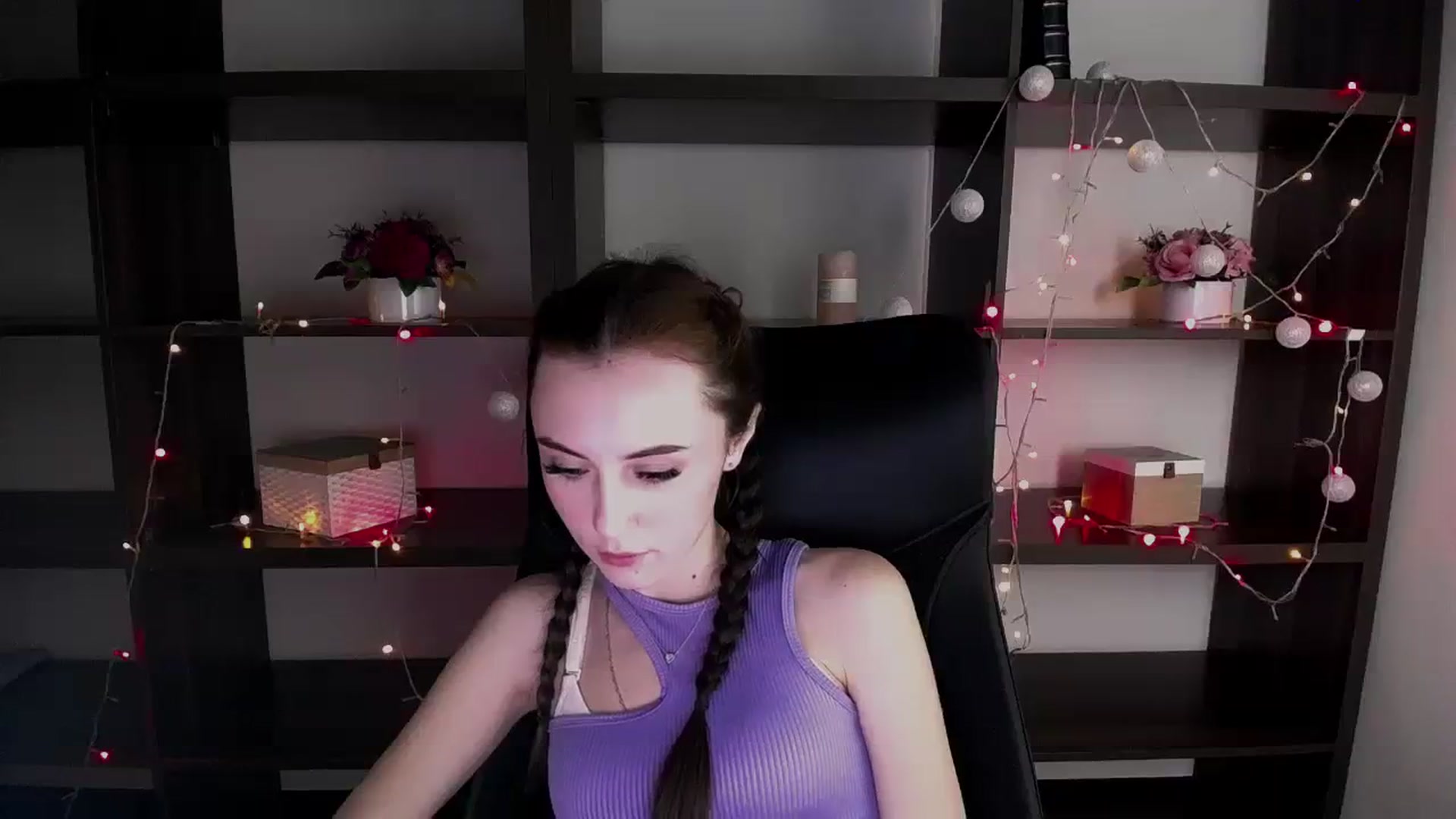 Gallery image thumbnail from Nikonara_'s myfreecams stream on, 12/25/2023, 16:00 image 15 of 20