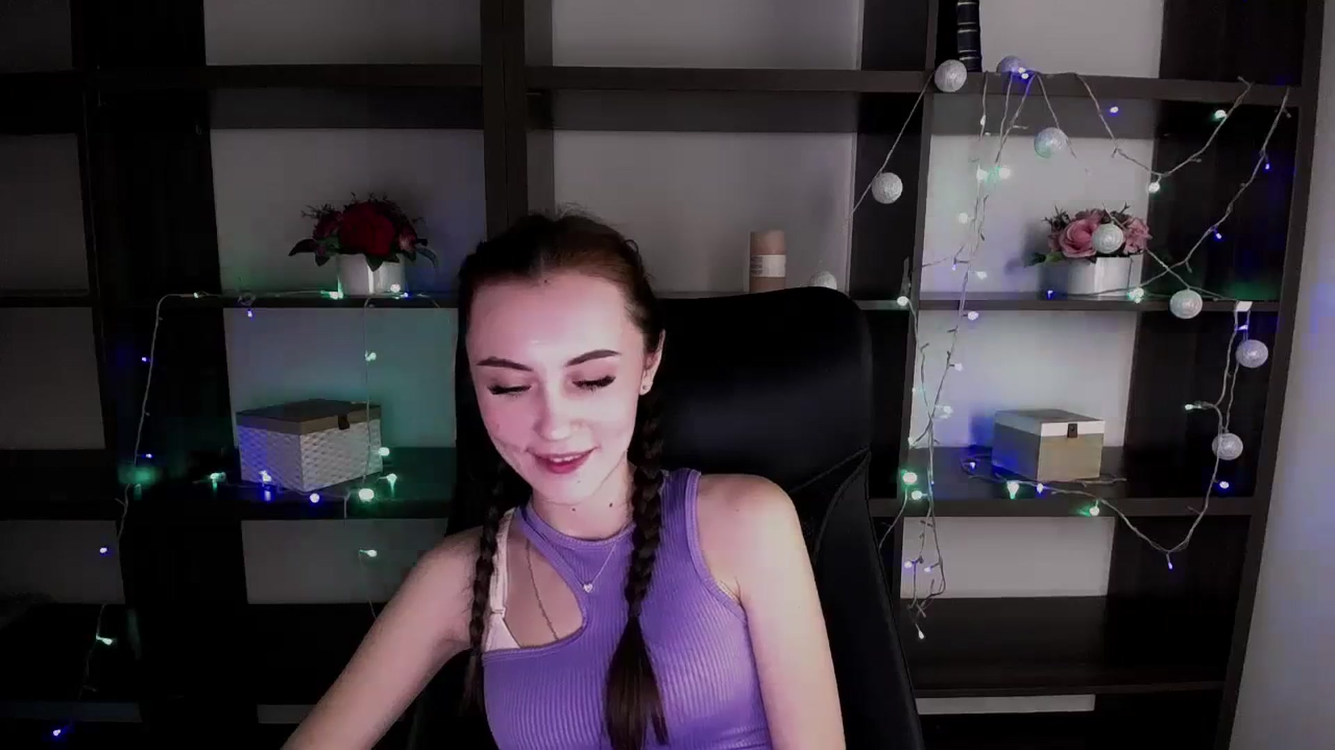 Gallery image thumbnail from Nikonara_'s myfreecams stream on, 12/25/2023, 16:00 image 4 of 20