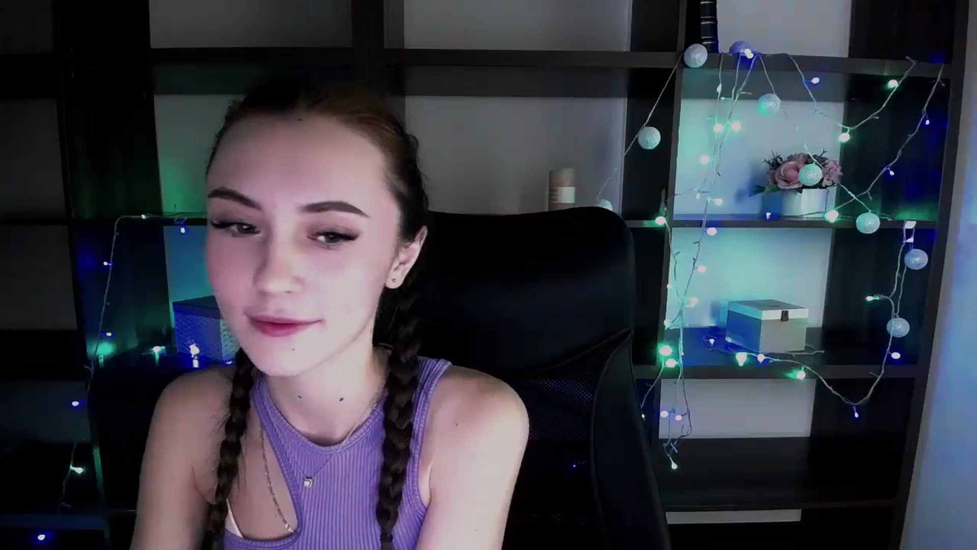 Gallery image thumbnail from Nikonara_'s myfreecams stream on, 12/25/2023, 16:00 image 2 of 20