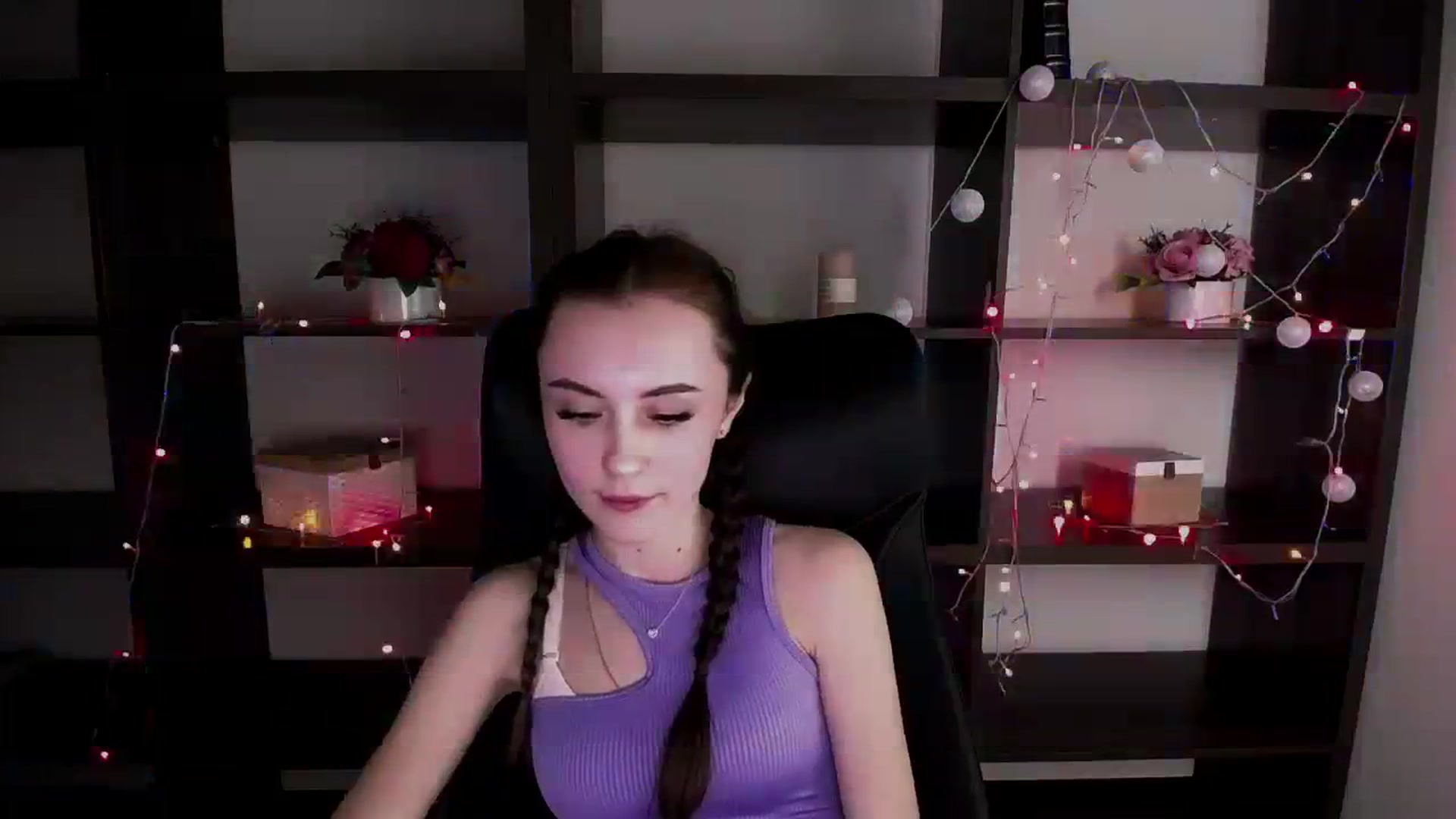 Gallery image thumbnail from Nikonara_'s myfreecams stream on, 12/25/2023, 16:00 image 7 of 20