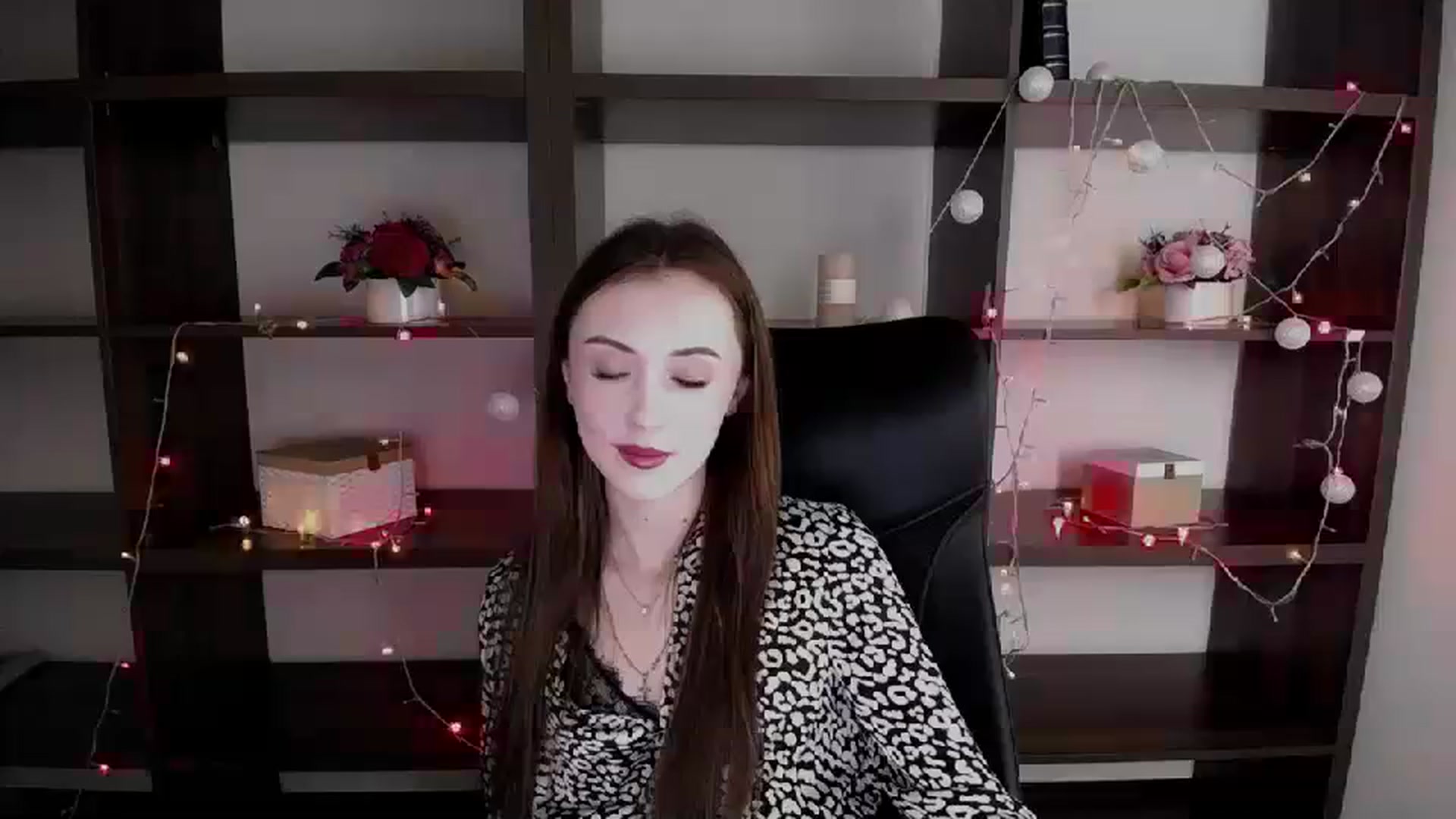 Gallery image thumbnail from Nikonara_'s myfreecams stream on, 12/26/2023, 15:06 image 13 of 20