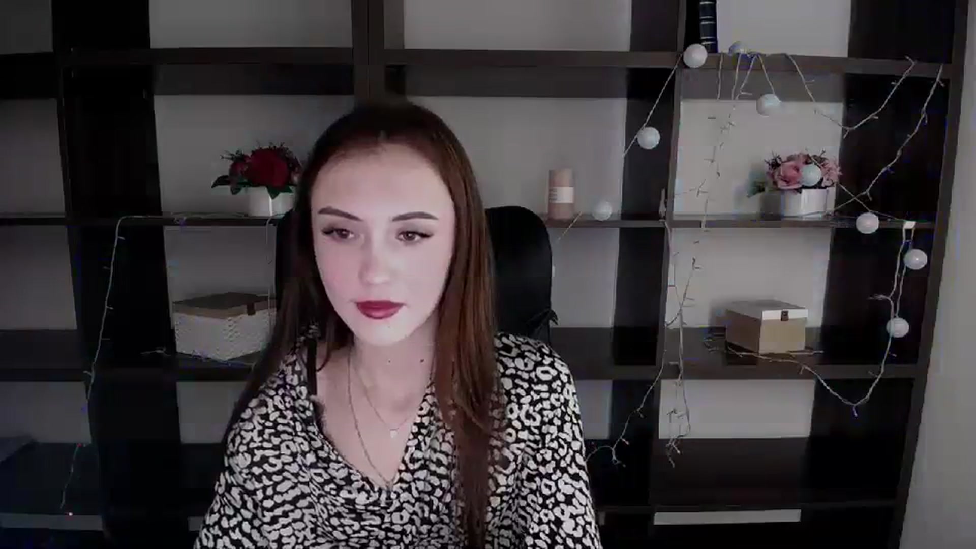 Gallery image thumbnail from Nikonara_'s myfreecams stream on, 12/26/2023, 15:06 image 6 of 20
