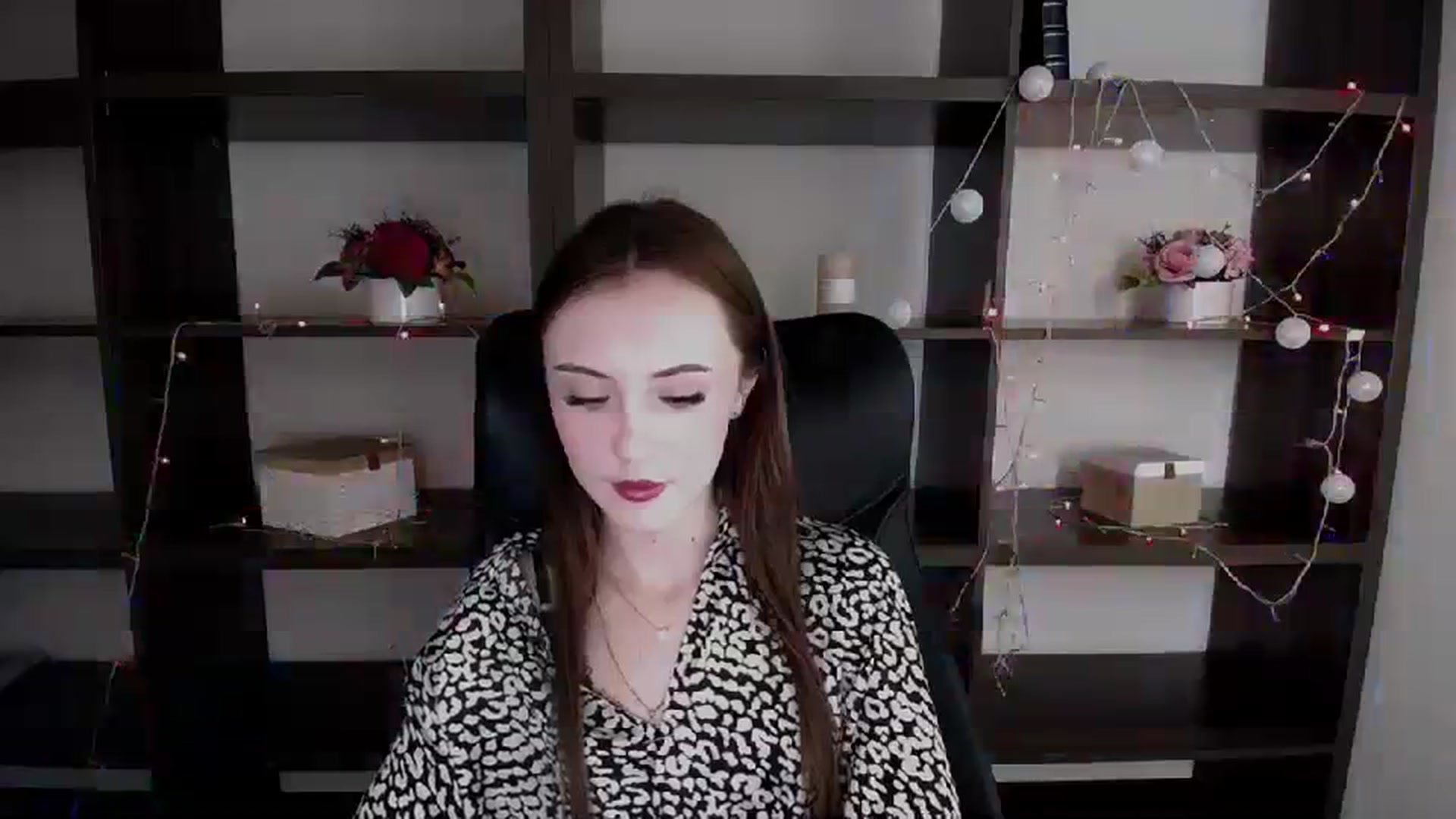 Gallery image thumbnail from Nikonara_'s myfreecams stream on, 12/26/2023, 15:06 image 8 of 20