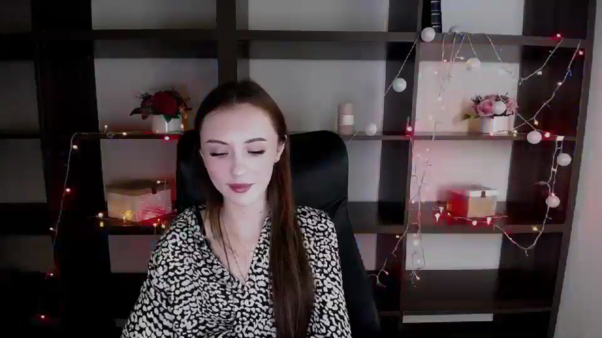 Gallery image thumbnail from Nikonara_'s myfreecams stream on, 12/26/2023, 15:06 image 18 of 20