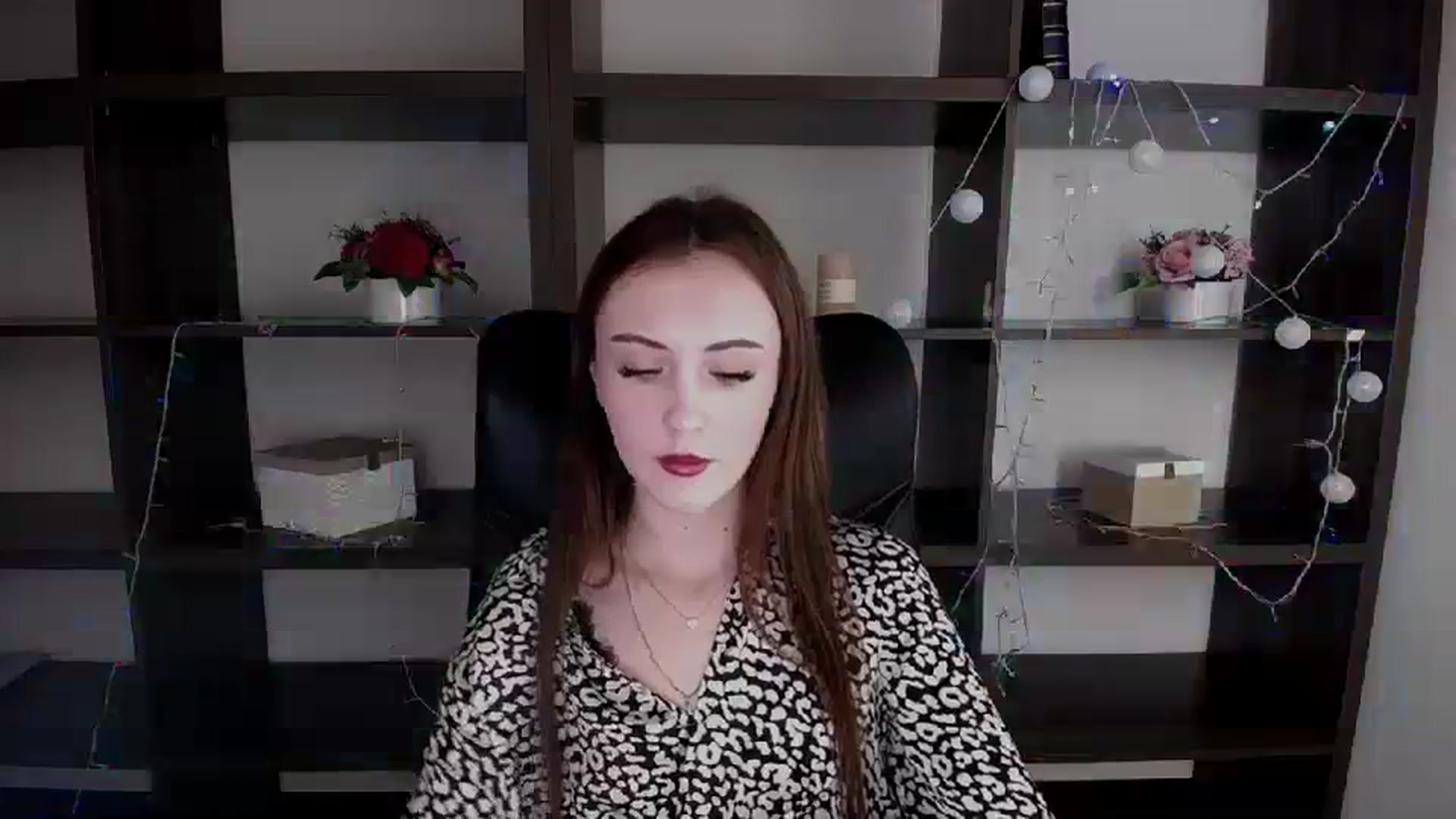 Gallery image thumbnail from Nikonara_'s myfreecams stream on, 12/26/2023, 15:06 image 7 of 20