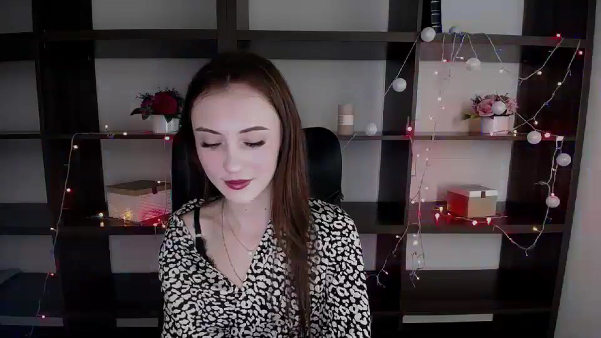 Gallery image thumbnail from Nikonara_'s myfreecams stream on, 12/26/2023, 15:06 image 5 of 20