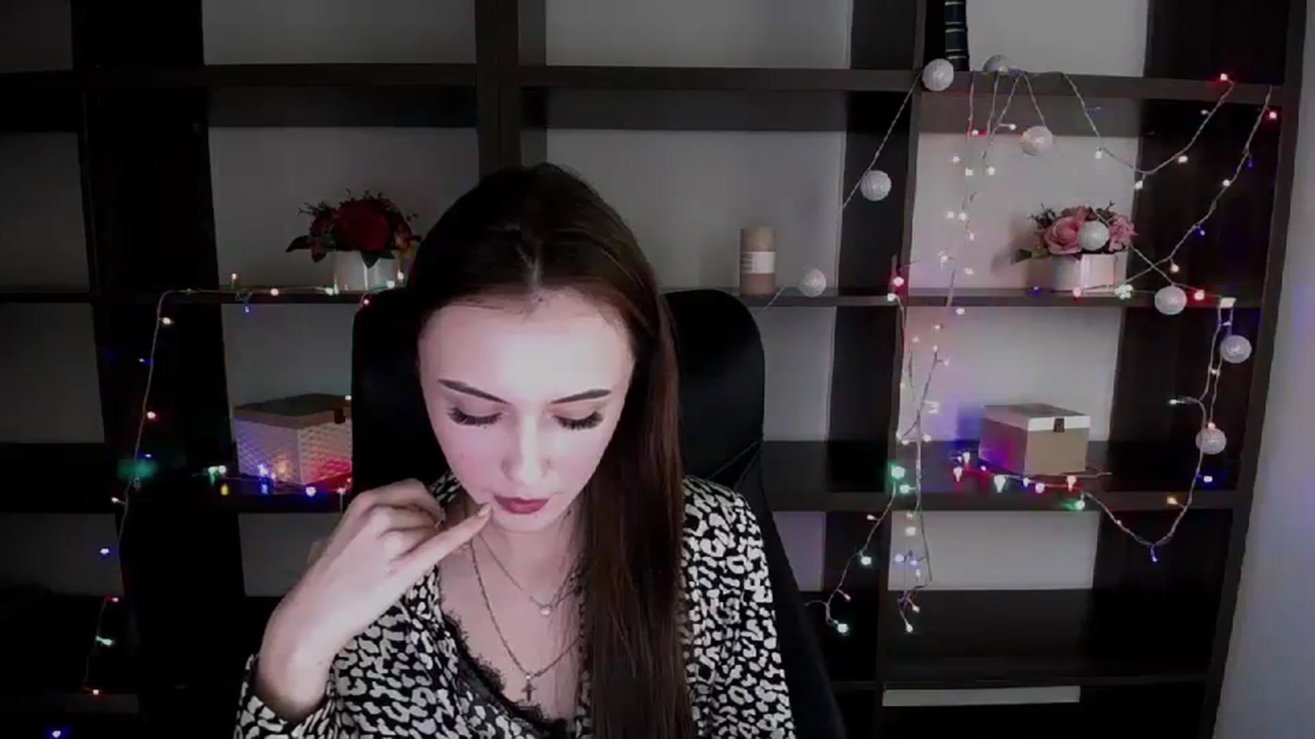 Gallery image thumbnail from Nikonara_'s myfreecams stream on, 12/26/2023, 15:59 image 6 of 20