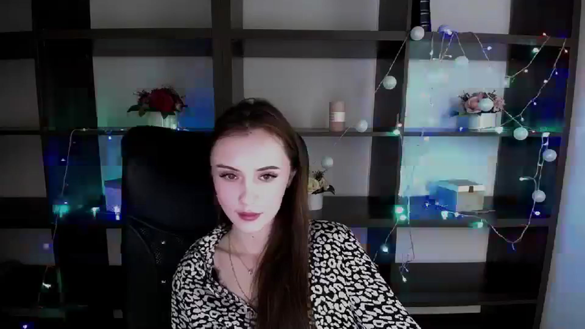 Gallery image thumbnail from Nikonara_'s myfreecams stream on, 12/26/2023, 15:59 image 19 of 20