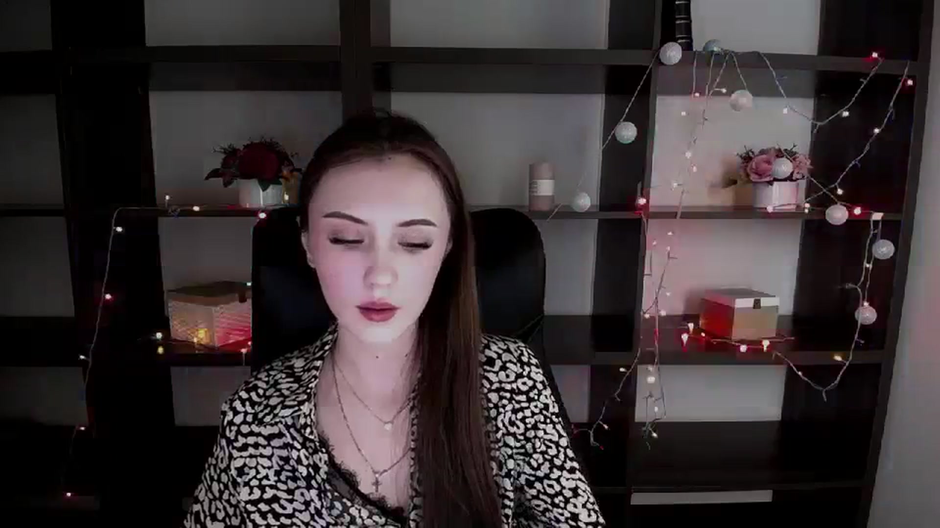 Gallery image thumbnail from Nikonara_'s myfreecams stream on, 12/26/2023, 15:59 image 8 of 20