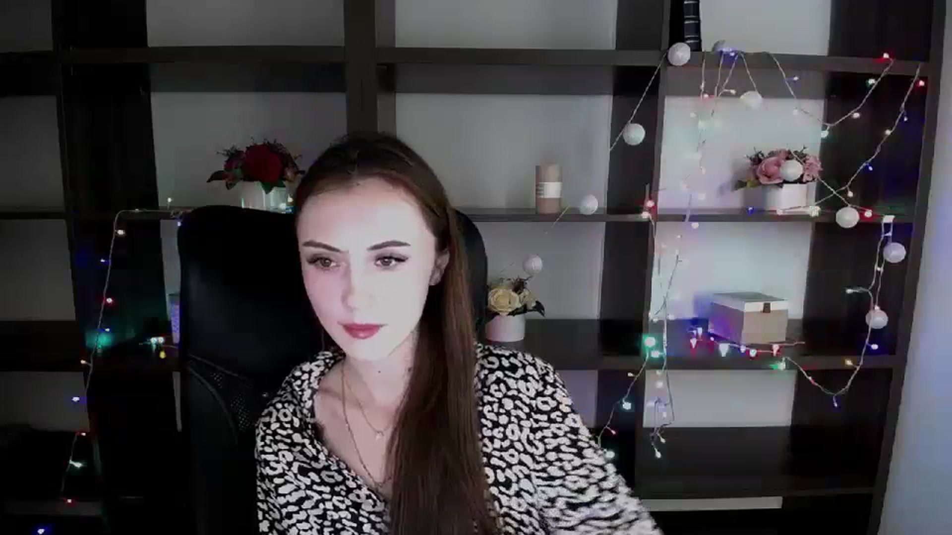 Gallery image thumbnail from Nikonara_'s myfreecams stream on, 12/26/2023, 15:59 image 16 of 20