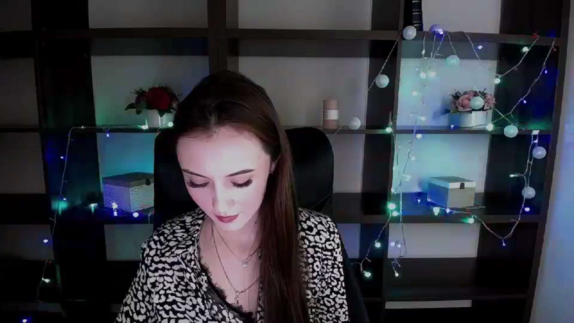 Gallery image thumbnail from Nikonara_'s myfreecams stream on, 12/26/2023, 15:59 image 7 of 20