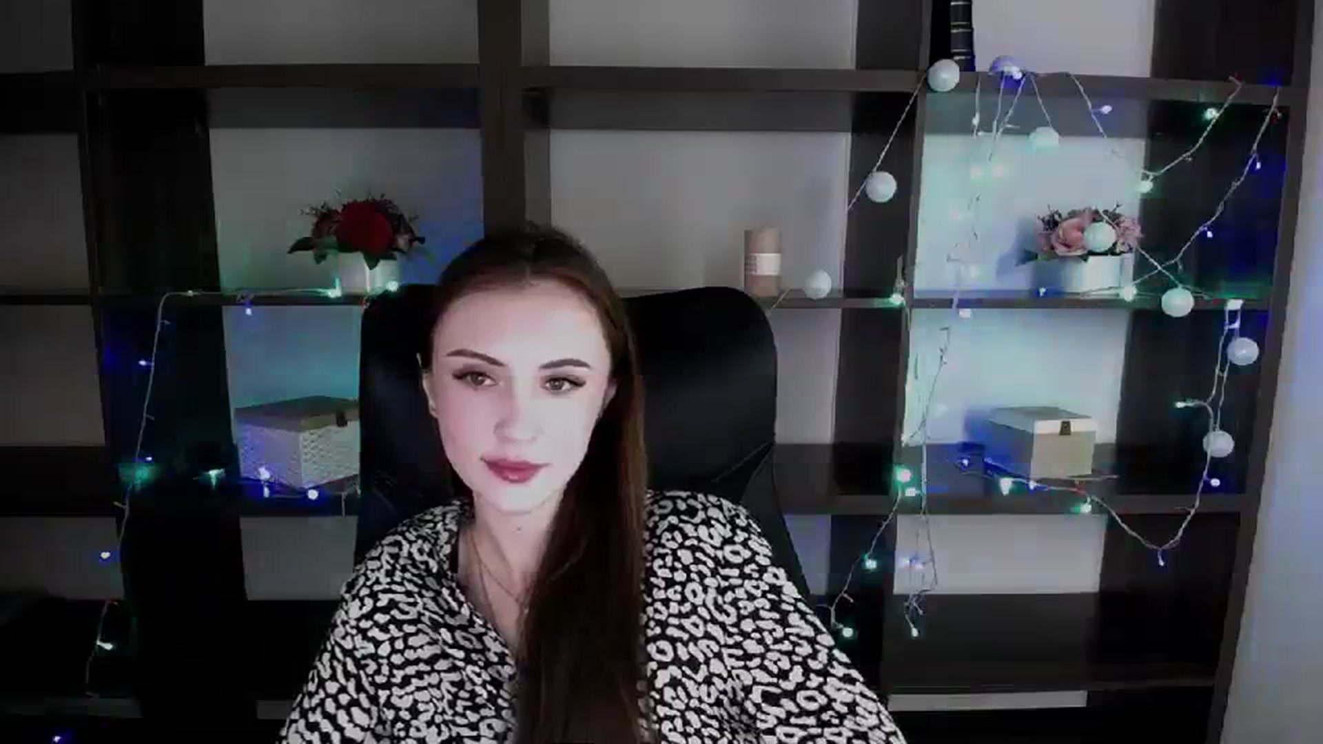 Gallery image thumbnail from Nikonara_'s myfreecams stream on, 12/26/2023, 15:59 image 14 of 20