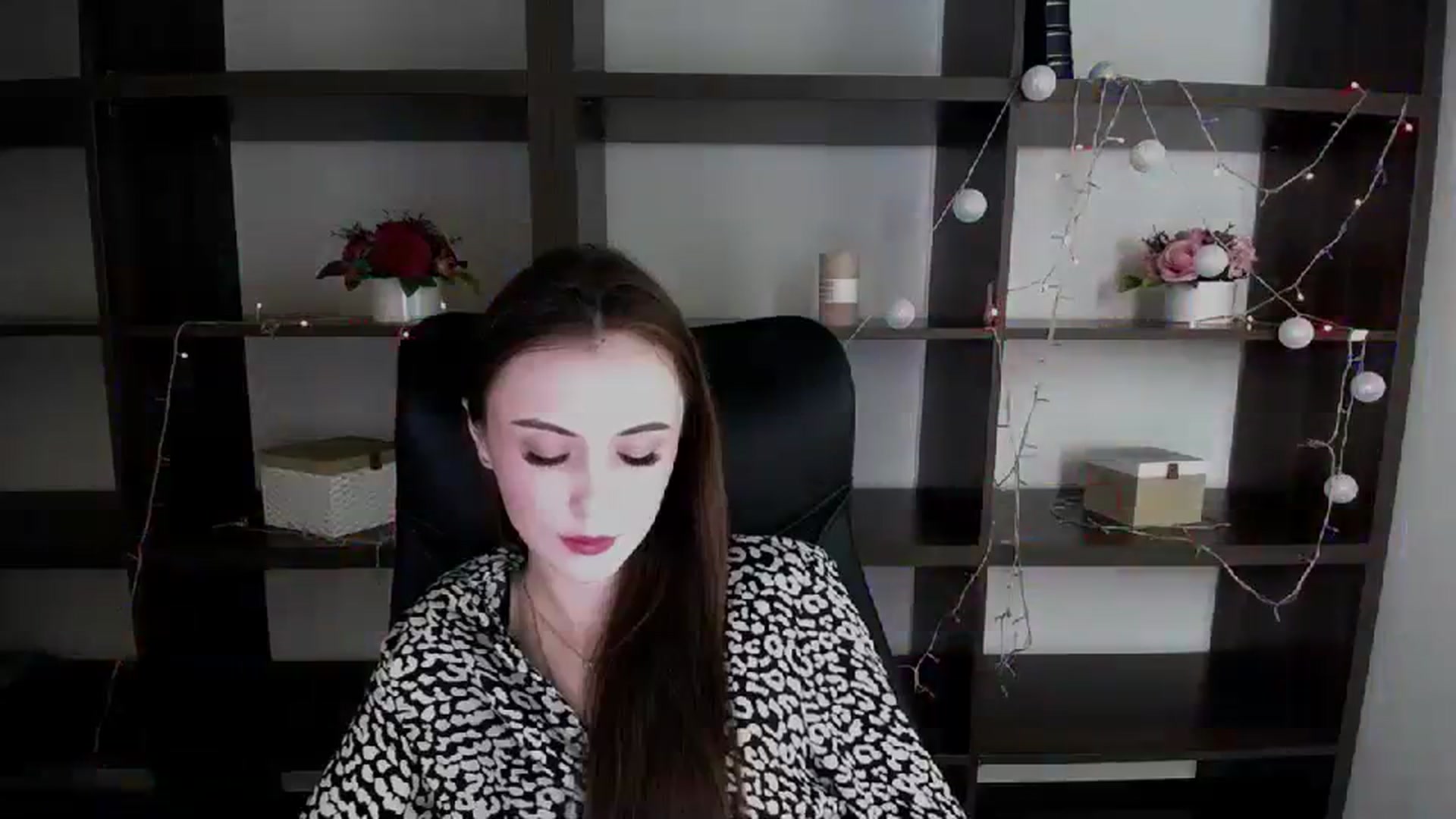Gallery image thumbnail from Nikonara_'s myfreecams stream on, 12/26/2023, 15:59 image 13 of 20
