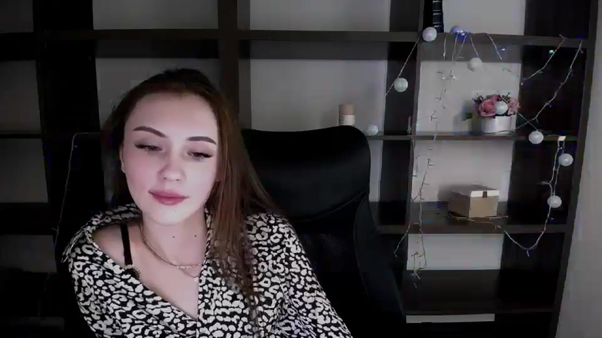 Gallery image thumbnail from Nikonara_'s myfreecams stream on, 12/26/2023, 17:36 image 3 of 20