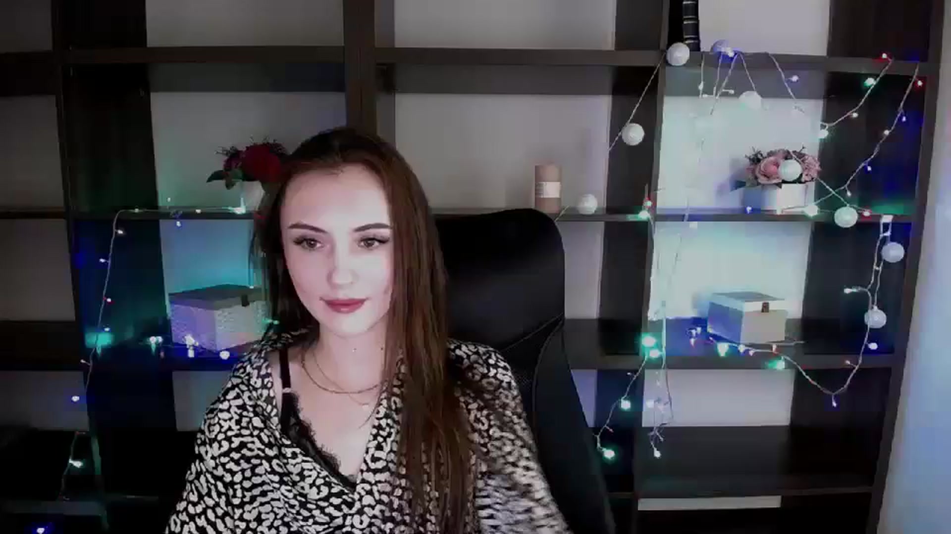 Gallery image thumbnail from Nikonara_'s myfreecams stream on, 12/26/2023, 17:36 image 11 of 20