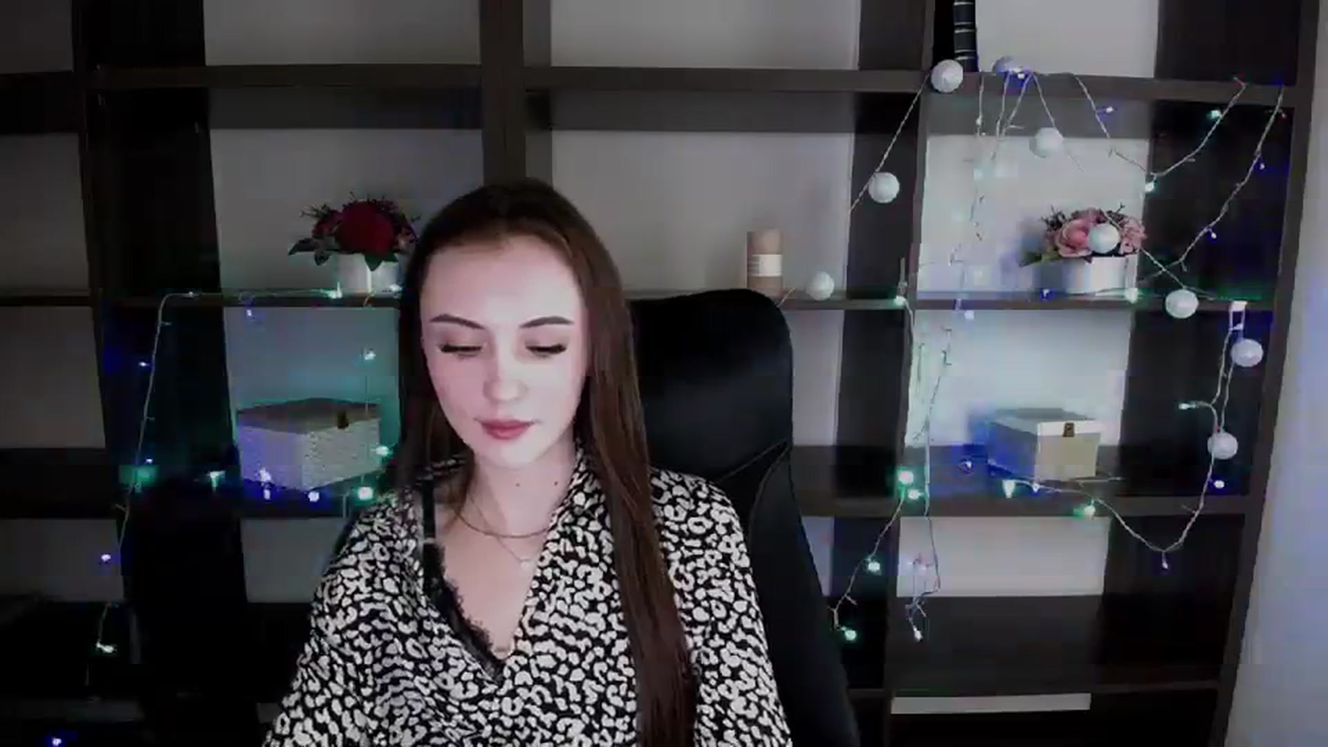 Gallery image thumbnail from Nikonara_'s myfreecams stream on, 12/26/2023, 17:36 image 15 of 20