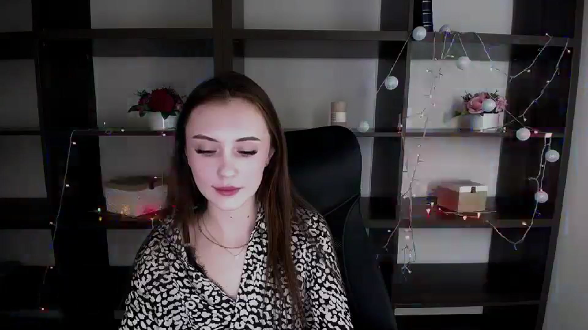 Gallery image thumbnail from Nikonara_'s myfreecams stream on, 12/26/2023, 17:36 image 7 of 20
