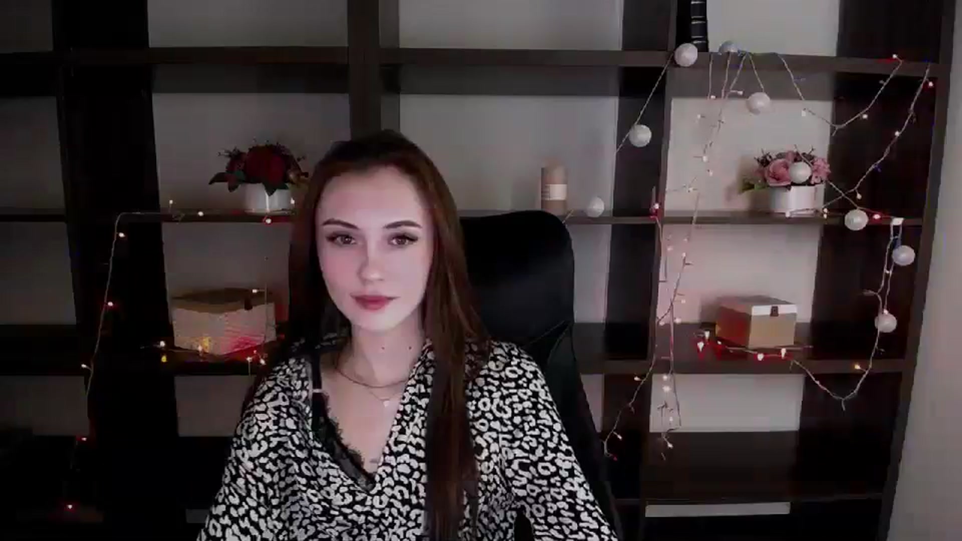 Gallery image thumbnail from Nikonara_'s myfreecams stream on, 12/26/2023, 17:36 image 16 of 20