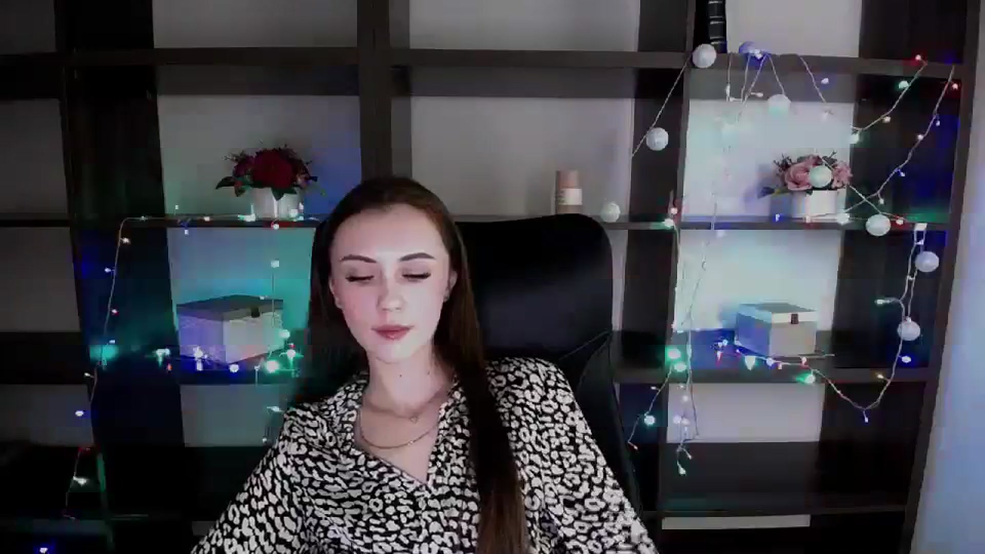 Gallery image thumbnail from Nikonara_'s myfreecams stream on, 12/26/2023, 18:32 image 8 of 20