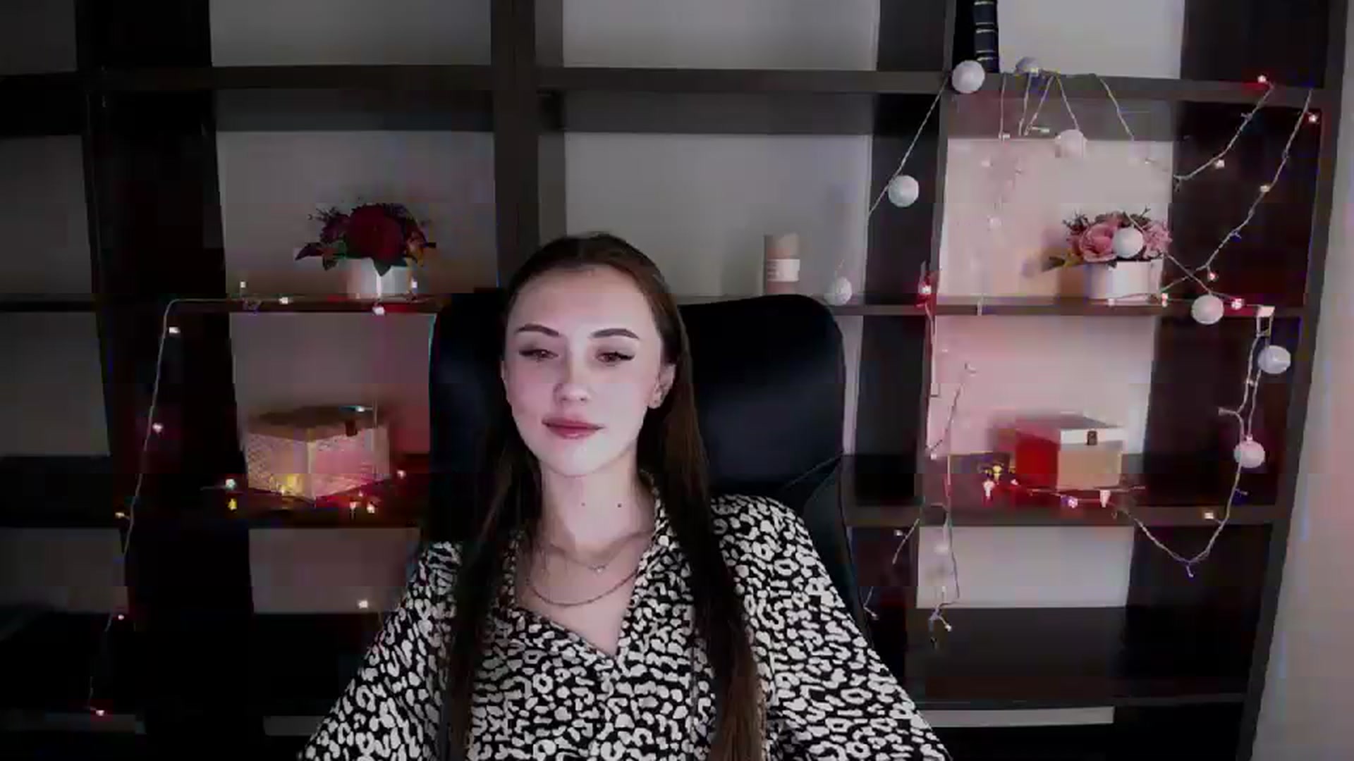 Gallery image thumbnail from Nikonara_'s myfreecams stream on, 12/26/2023, 18:32 image 6 of 20