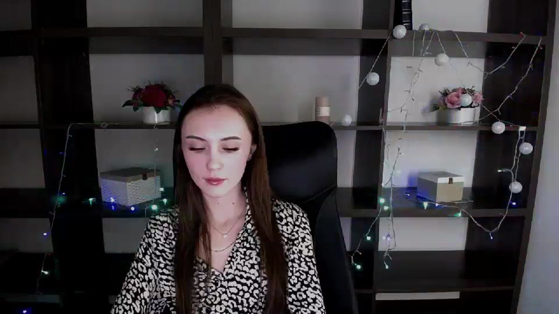 Gallery image thumbnail from Nikonara_'s myfreecams stream on, 12/26/2023, 18:32 image 2 of 20