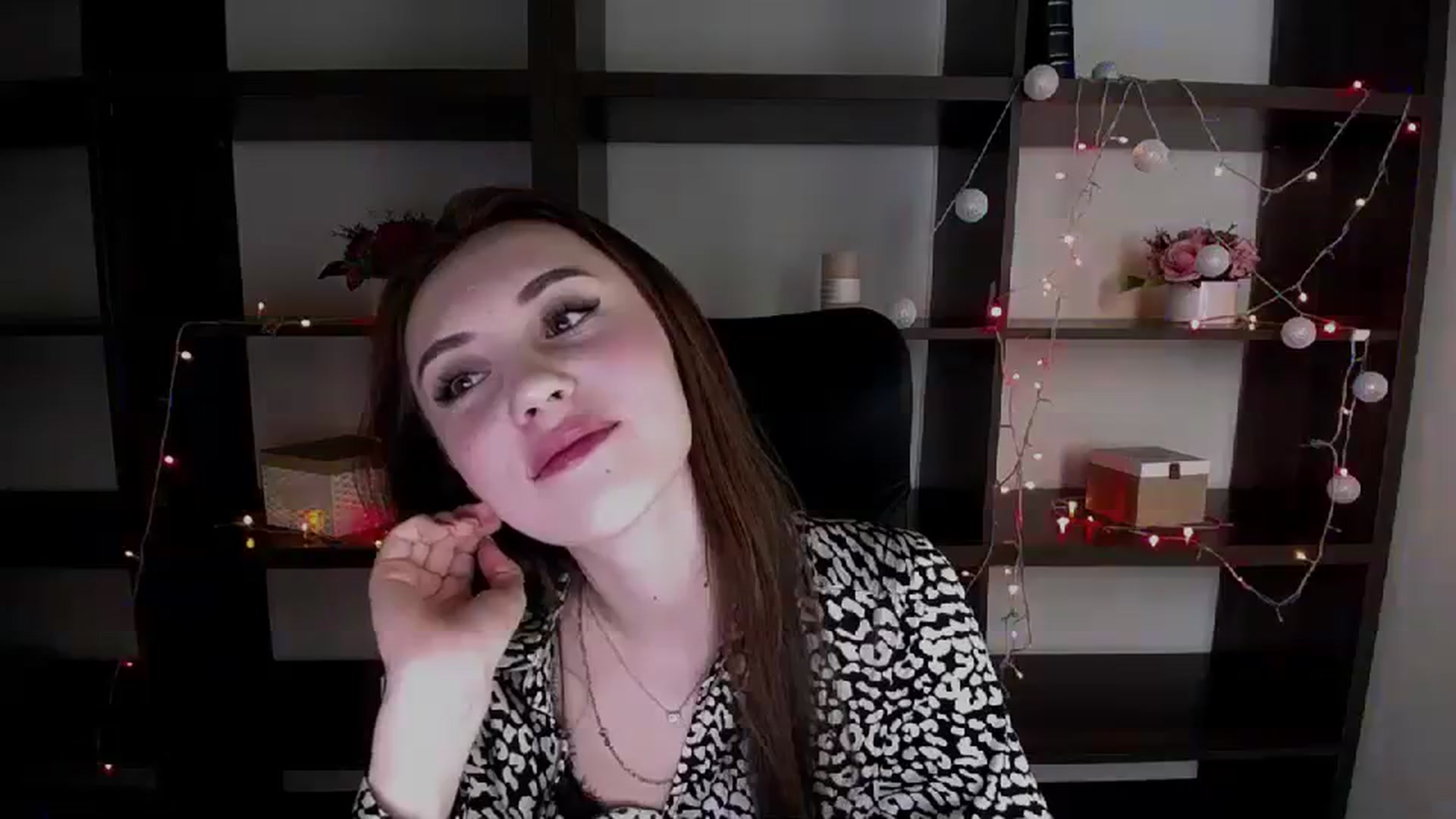 Gallery image thumbnail from Nikonara_'s myfreecams stream on, 12/26/2023, 18:32 image 20 of 20