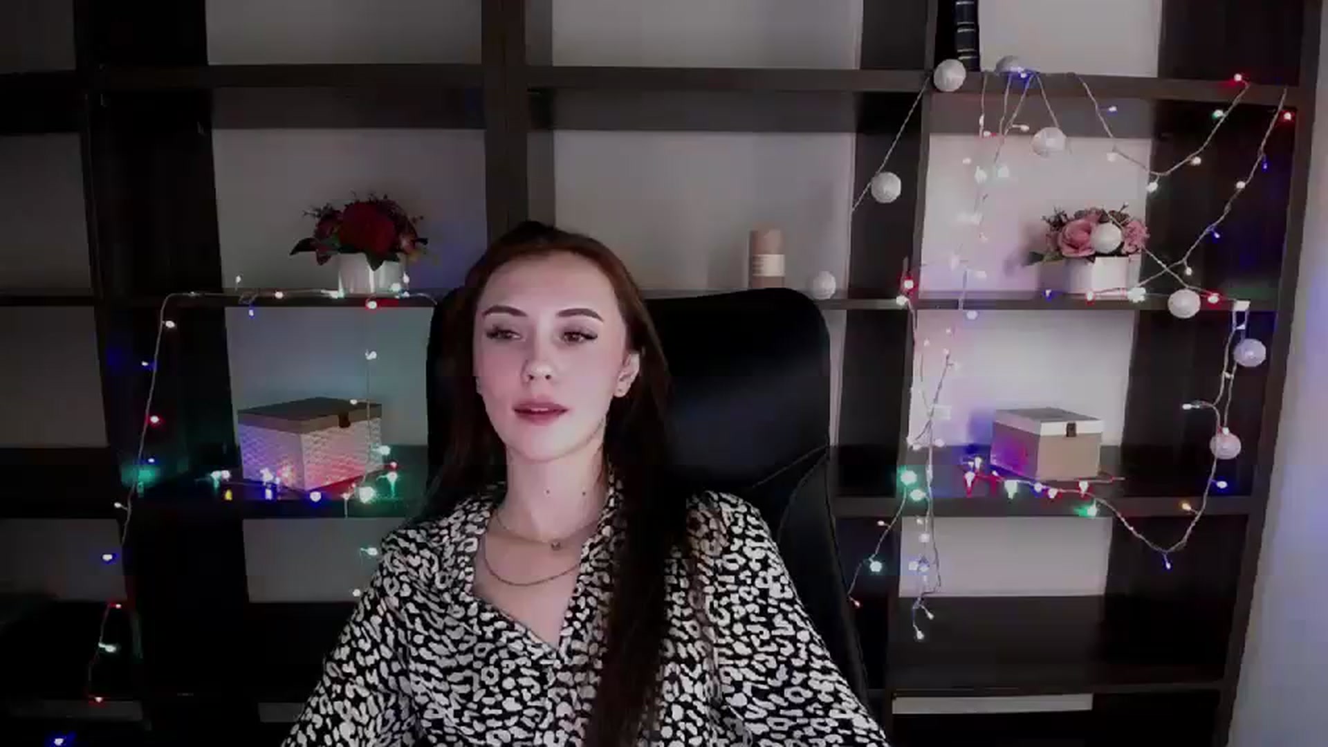 Gallery image thumbnail from Nikonara_'s myfreecams stream on, 12/26/2023, 18:32 image 13 of 20