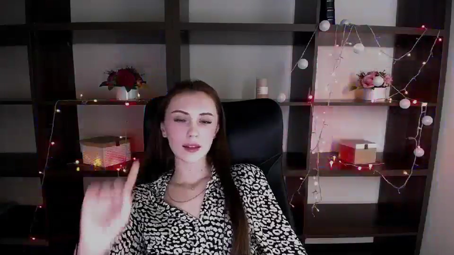Gallery image thumbnail from Nikonara_'s myfreecams stream on, 12/26/2023, 18:32 image 7 of 20