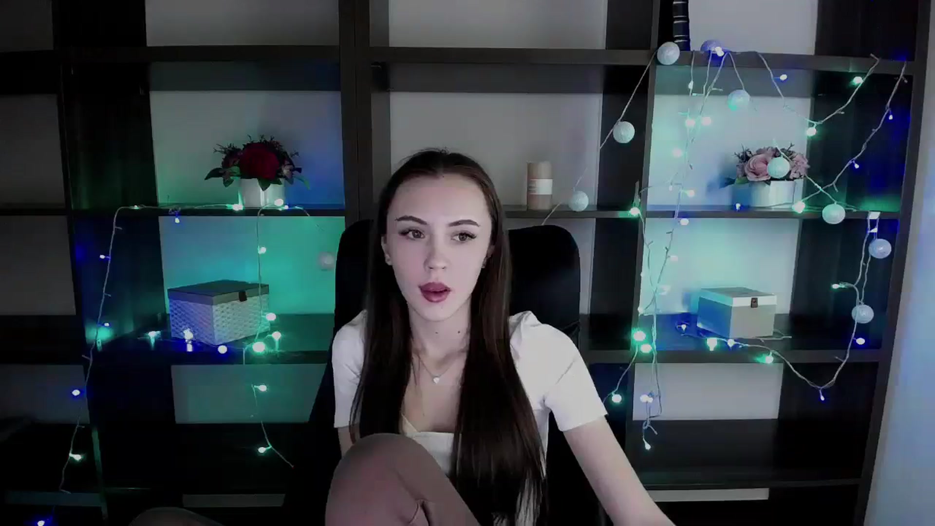 Gallery image thumbnail from Nikonara_'s myfreecams stream on, 12/27/2023, 15:02 image 16 of 20