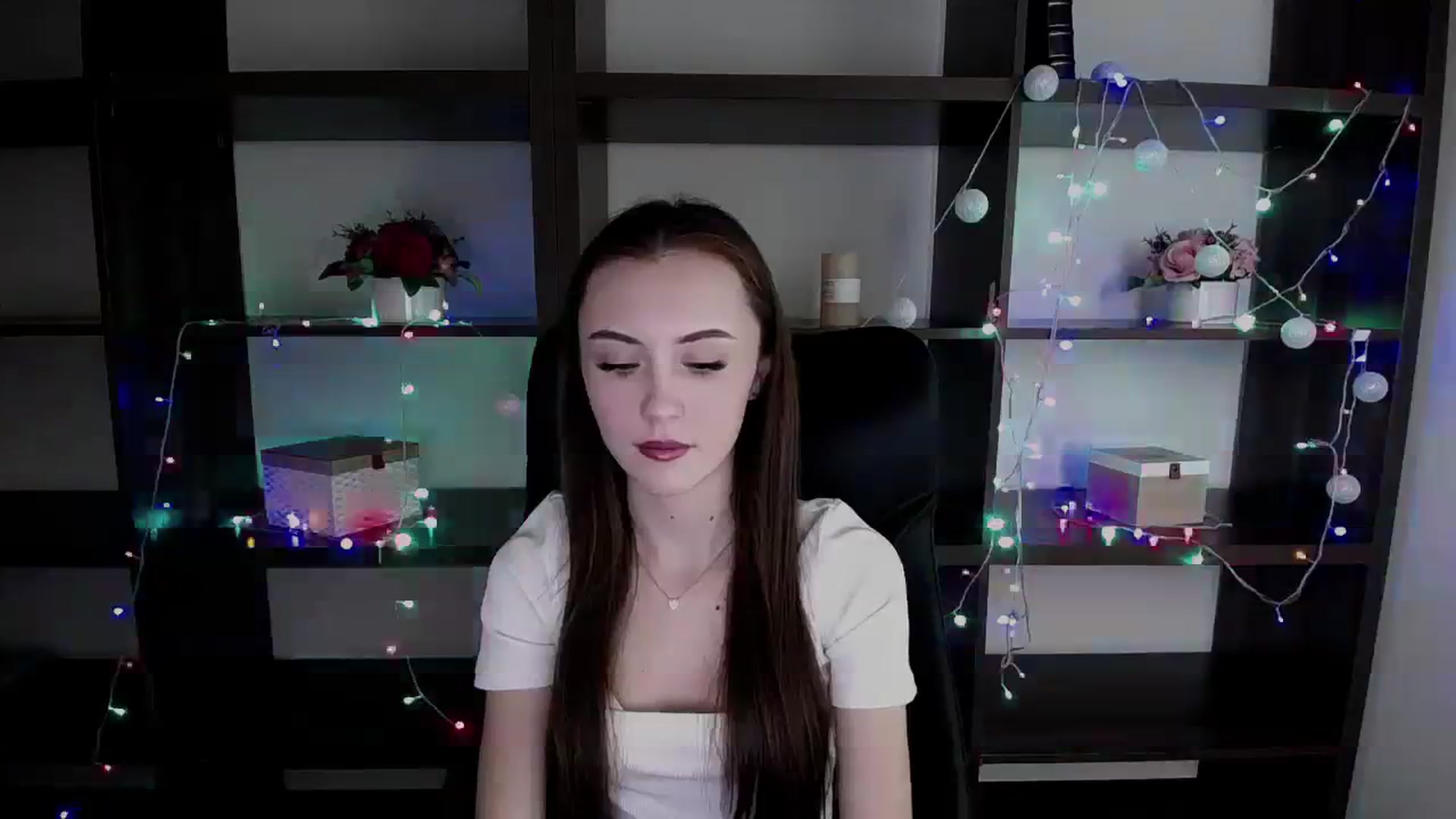 Gallery image thumbnail from Nikonara_'s myfreecams stream on, 12/27/2023, 15:02 image 10 of 20